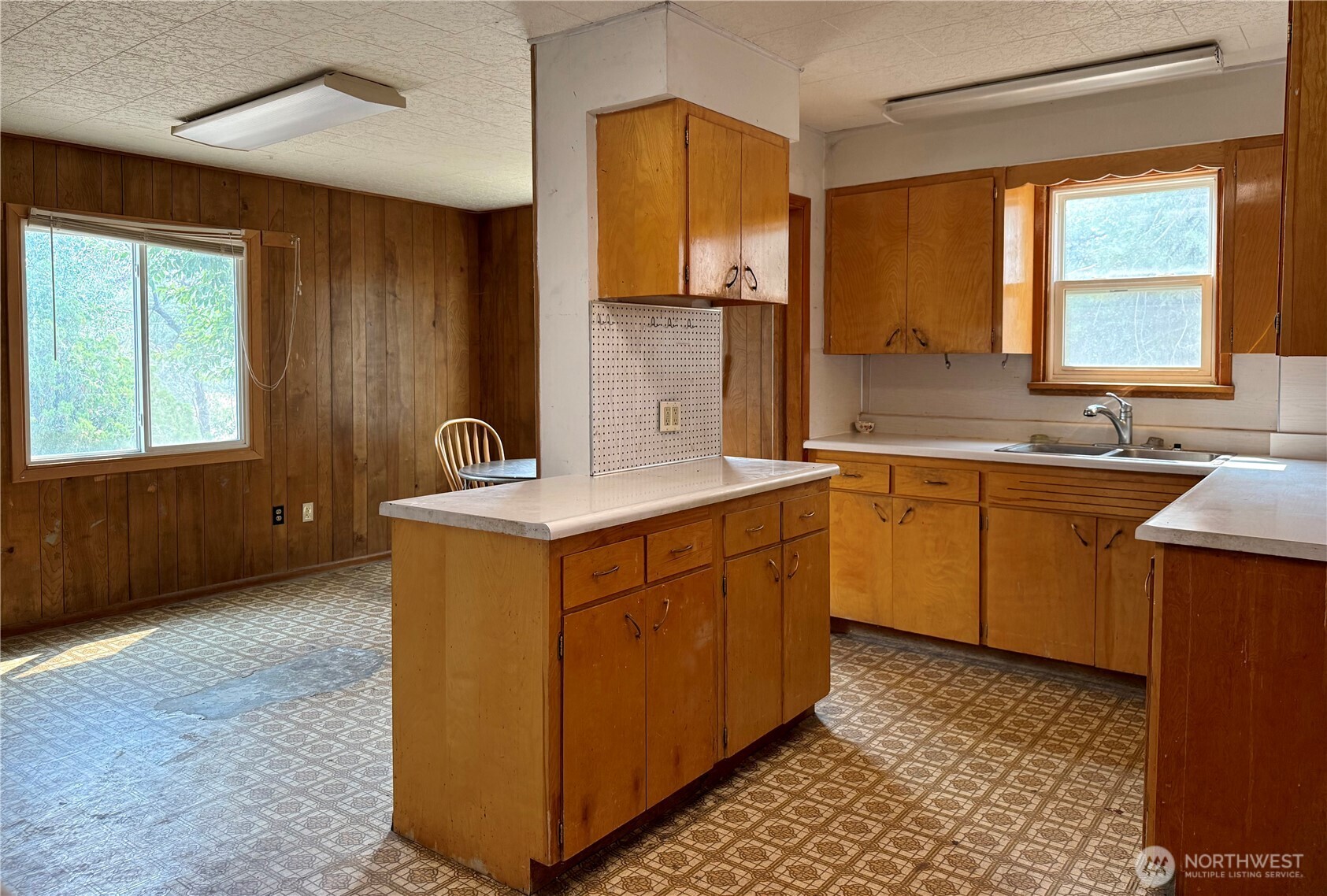 12 E 4th Avenue Property Photo 12