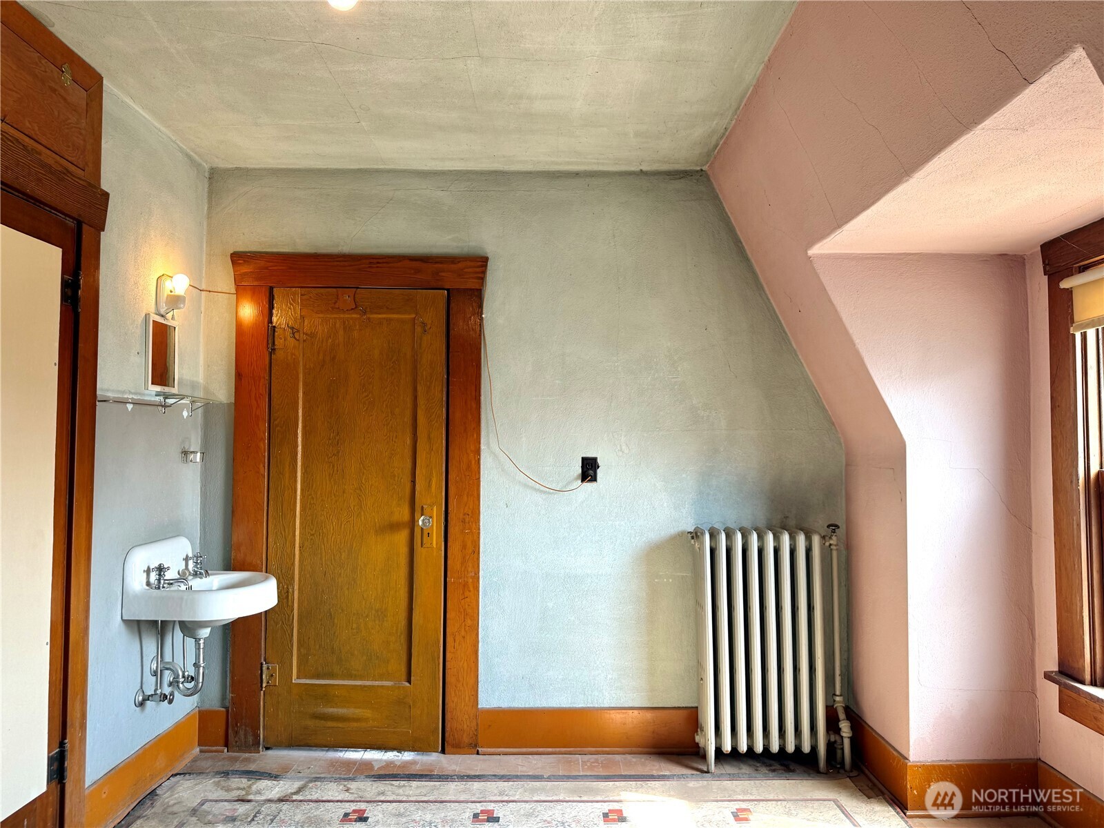 12 E 4th Avenue Property Photo 22