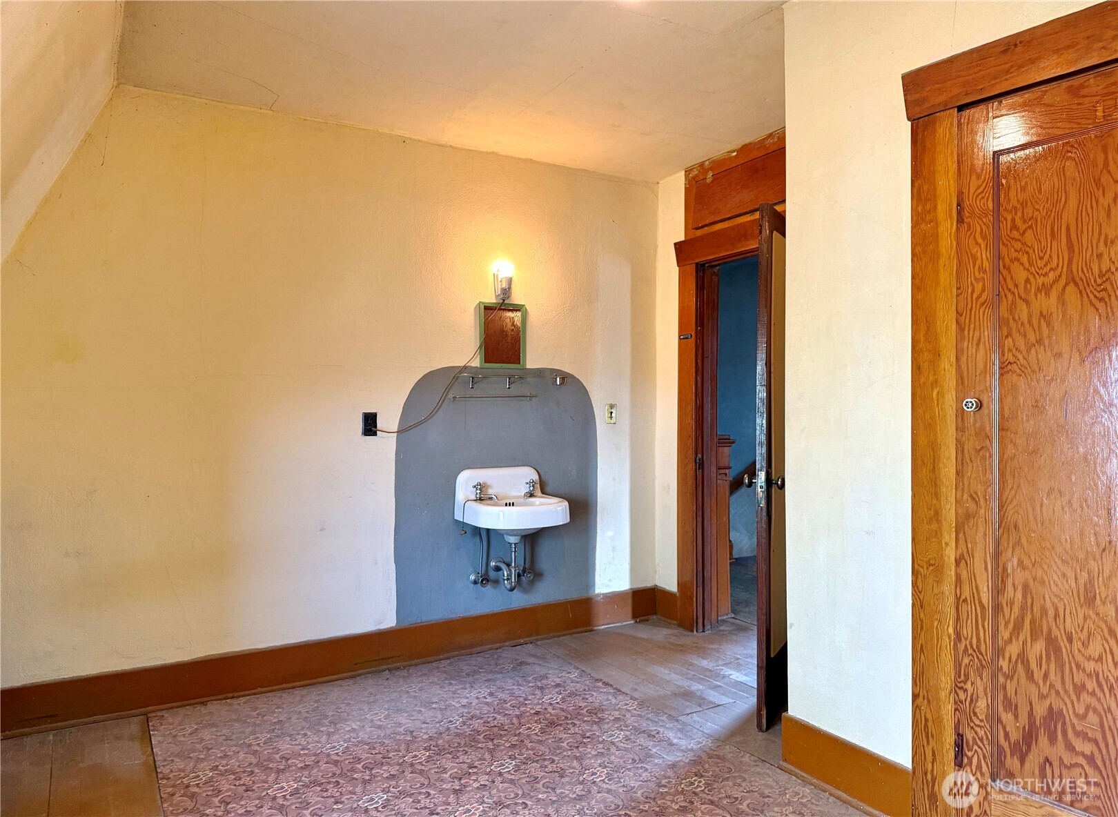 12 E 4th Avenue Property Photo 25