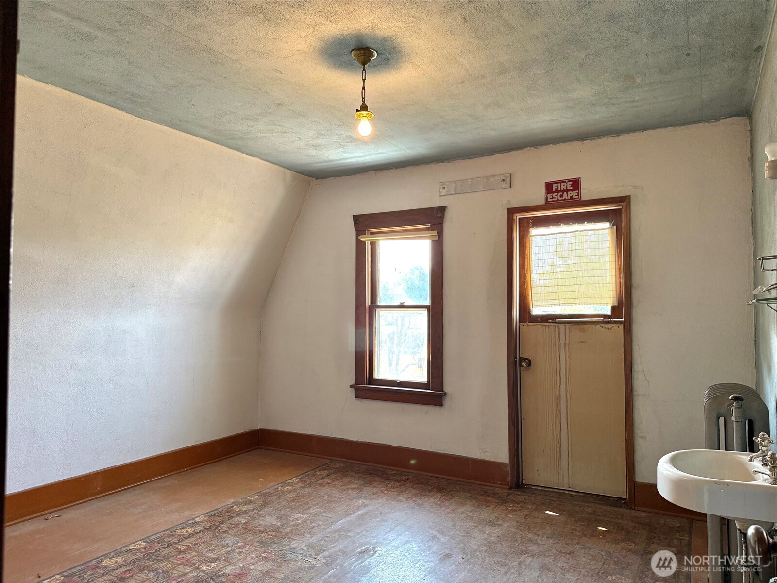 12 E 4th Avenue Property Photo 27