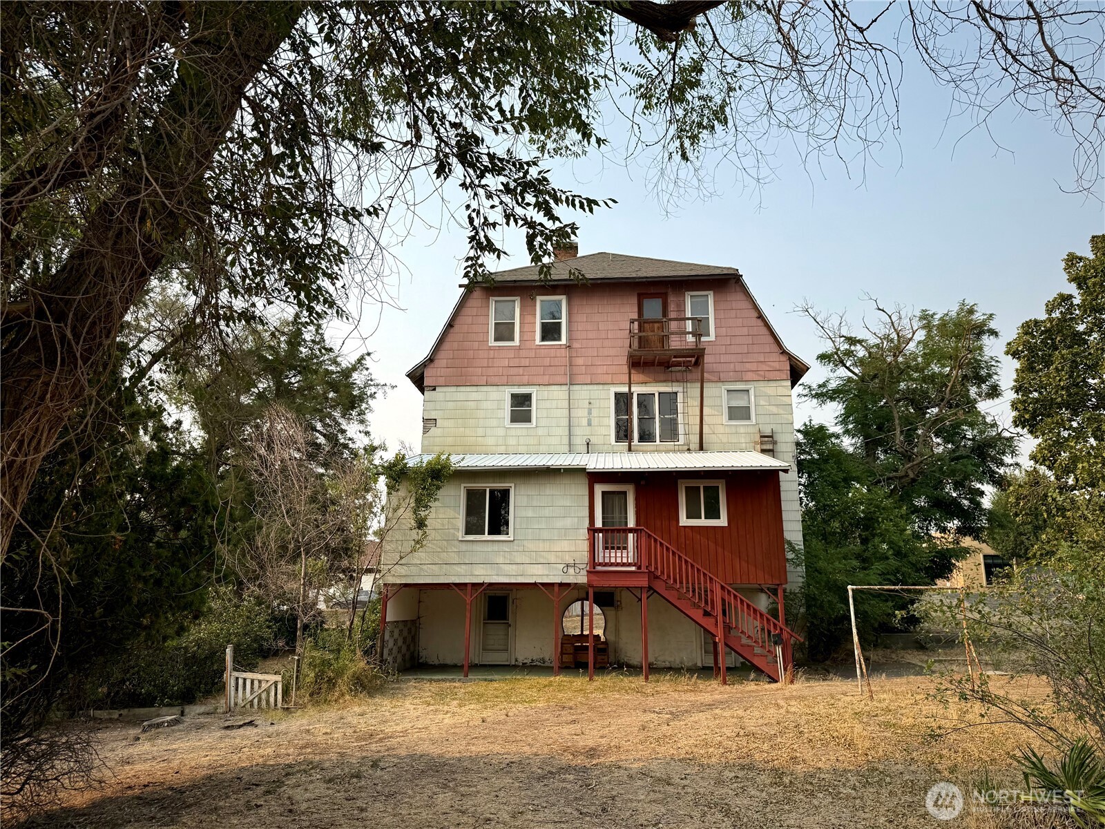 12 E 4th Avenue Property Photo 38