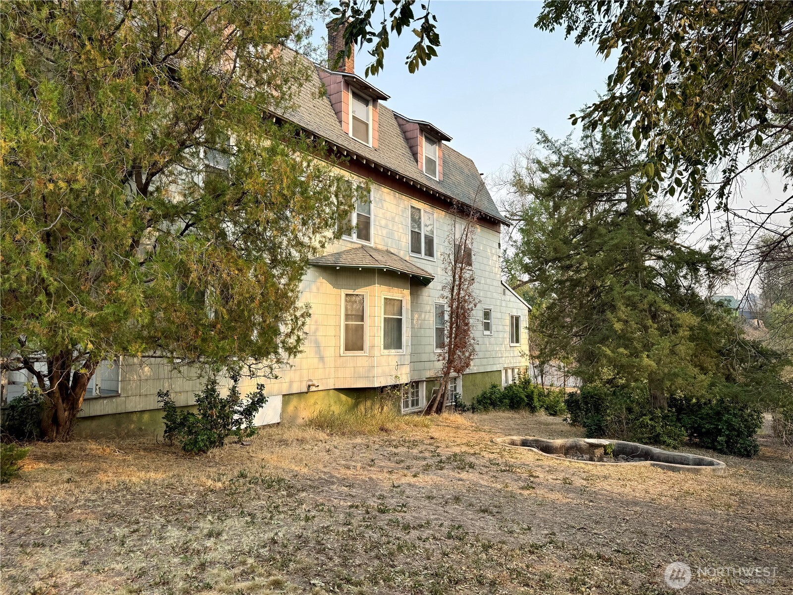 12 E 4th Avenue Property Photo 39