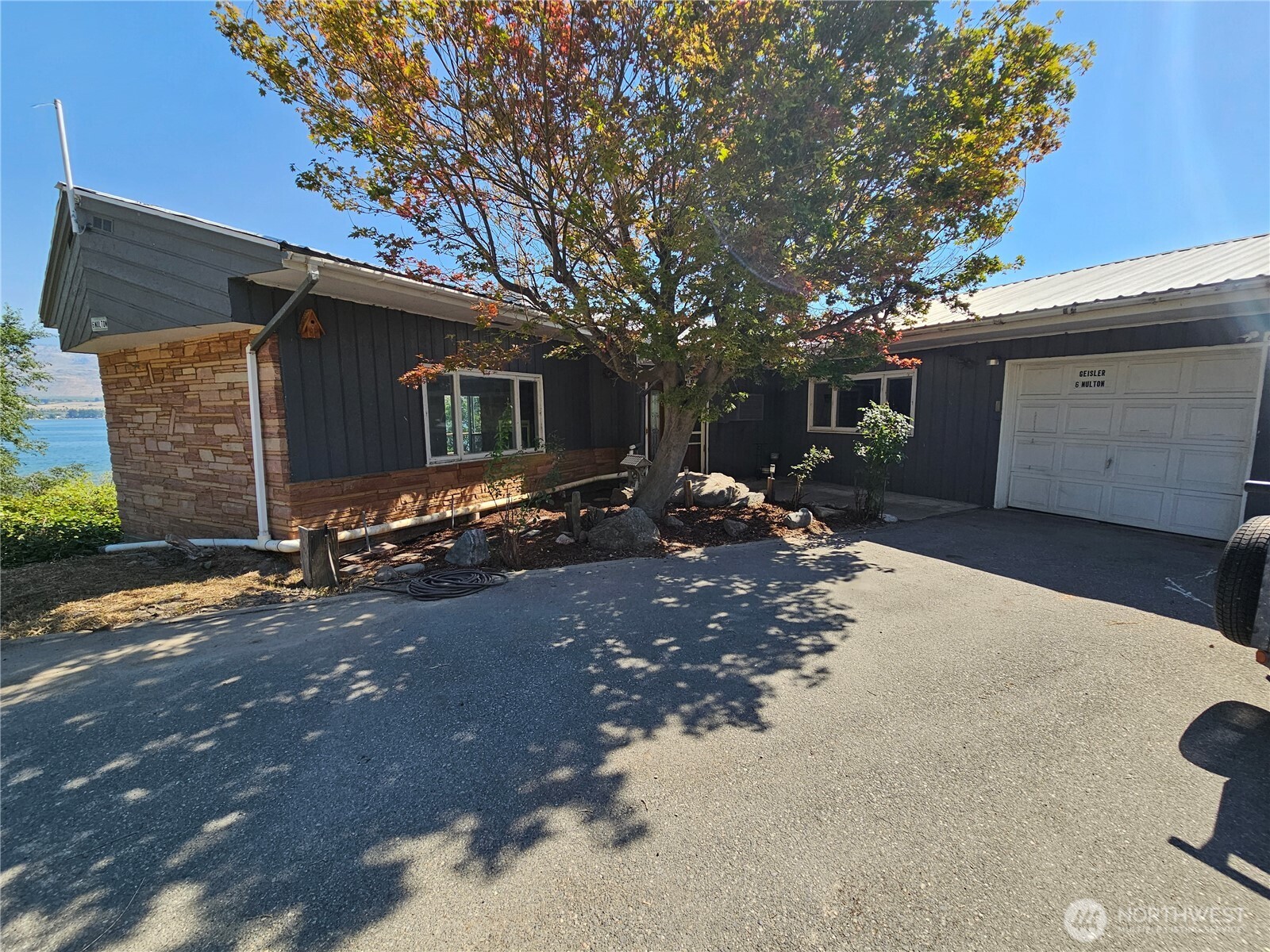 6 Nulton Lane Property Photo 17