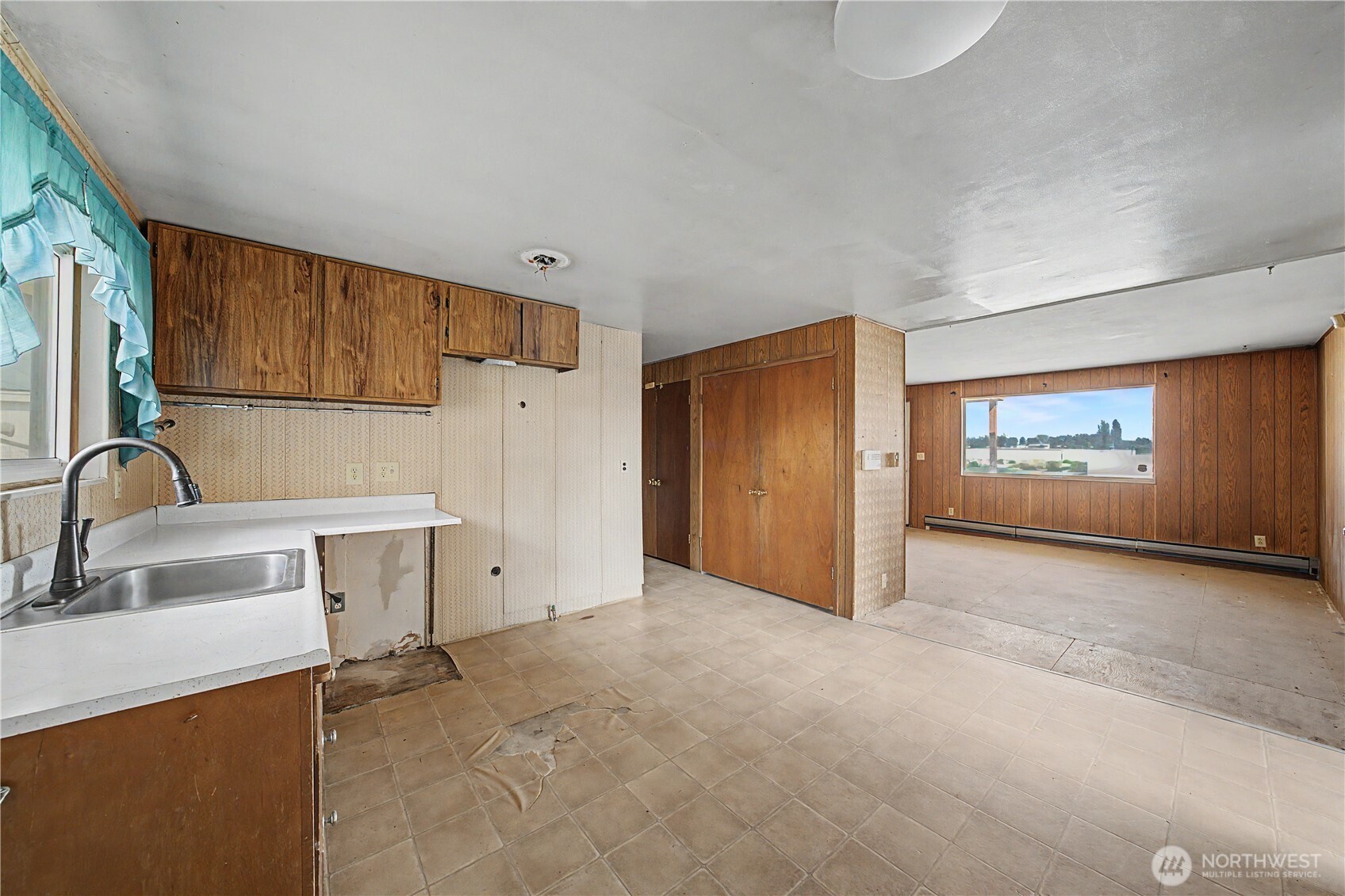 199 E Montmorency Boulevard Property Photo 25