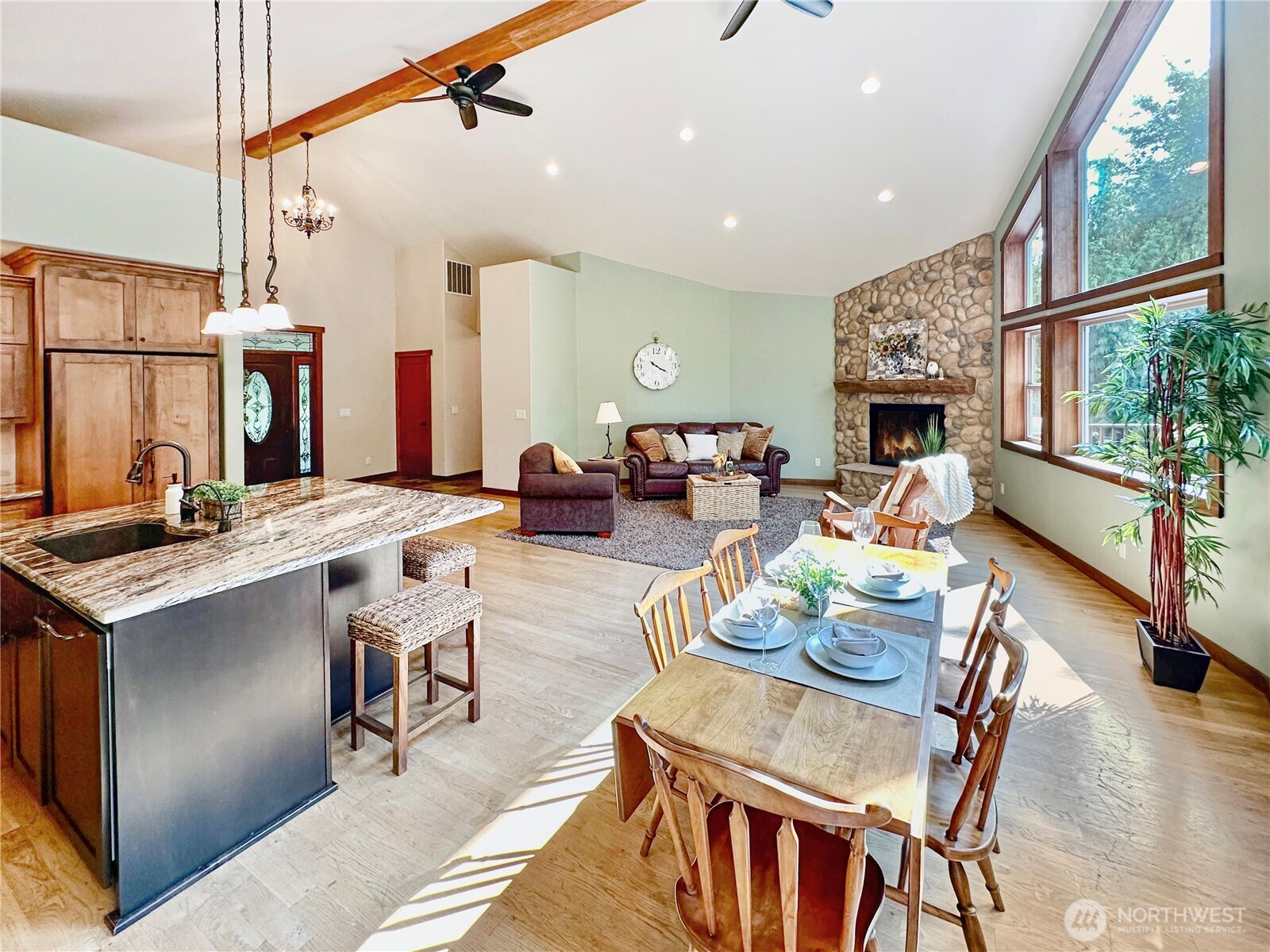 5633 Cedar Flats Road Property Photo 9
