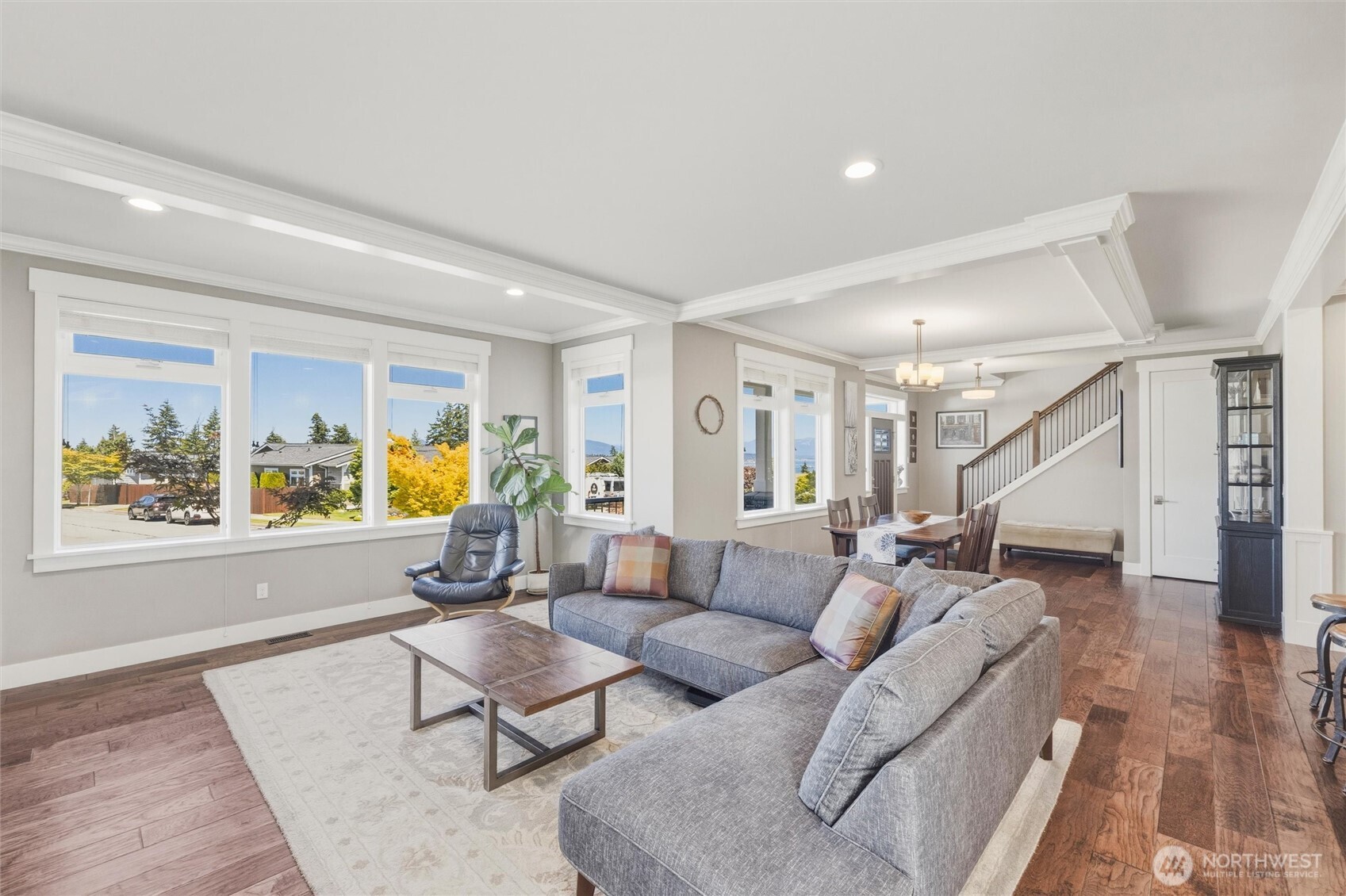 2019 29th Place Property Photo 2