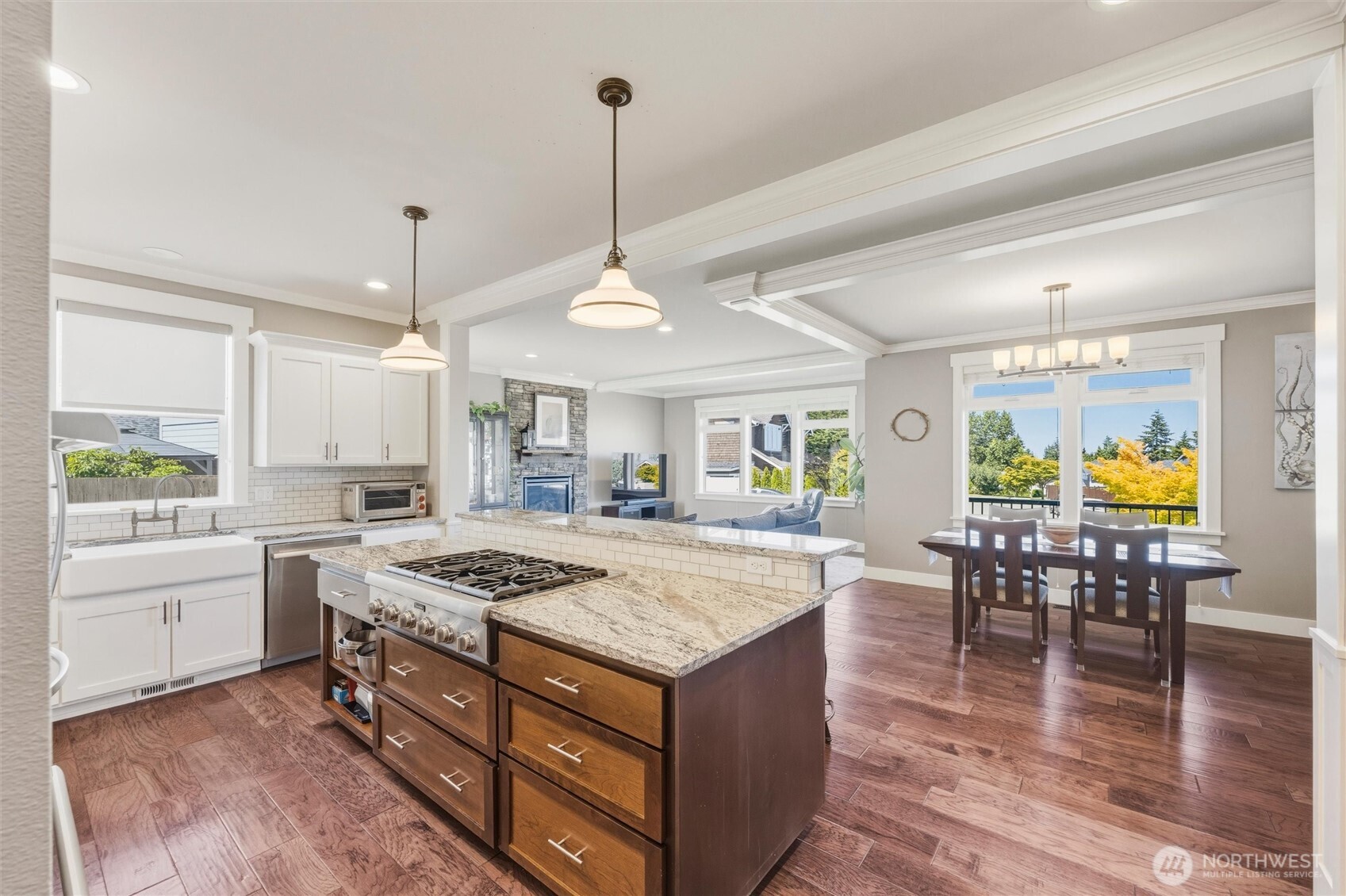 2019 29th Place Property Photo 5