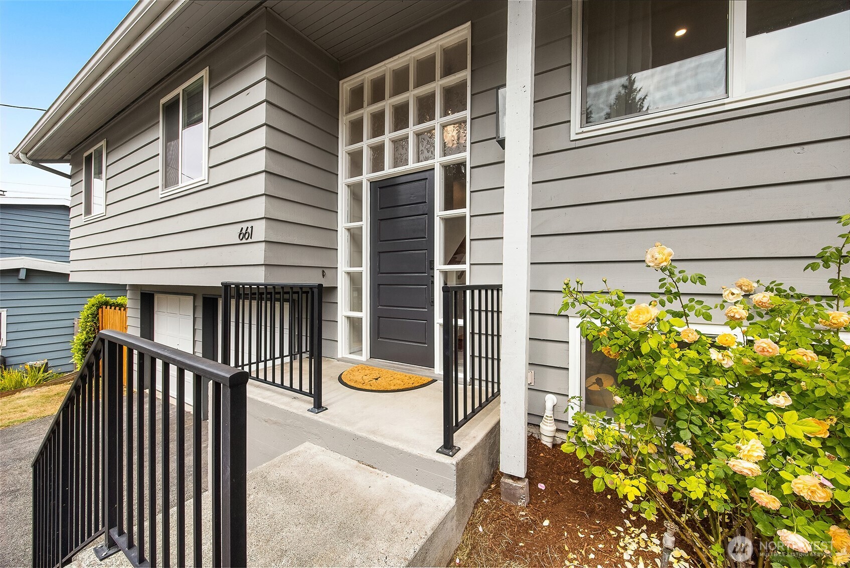 661 Birch Street Property Photo 2