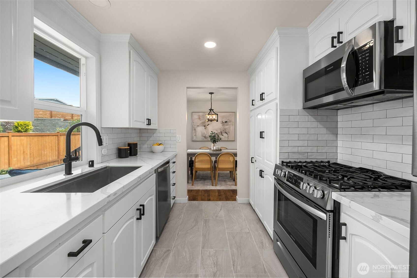 661 Birch Street Property Photo 11
