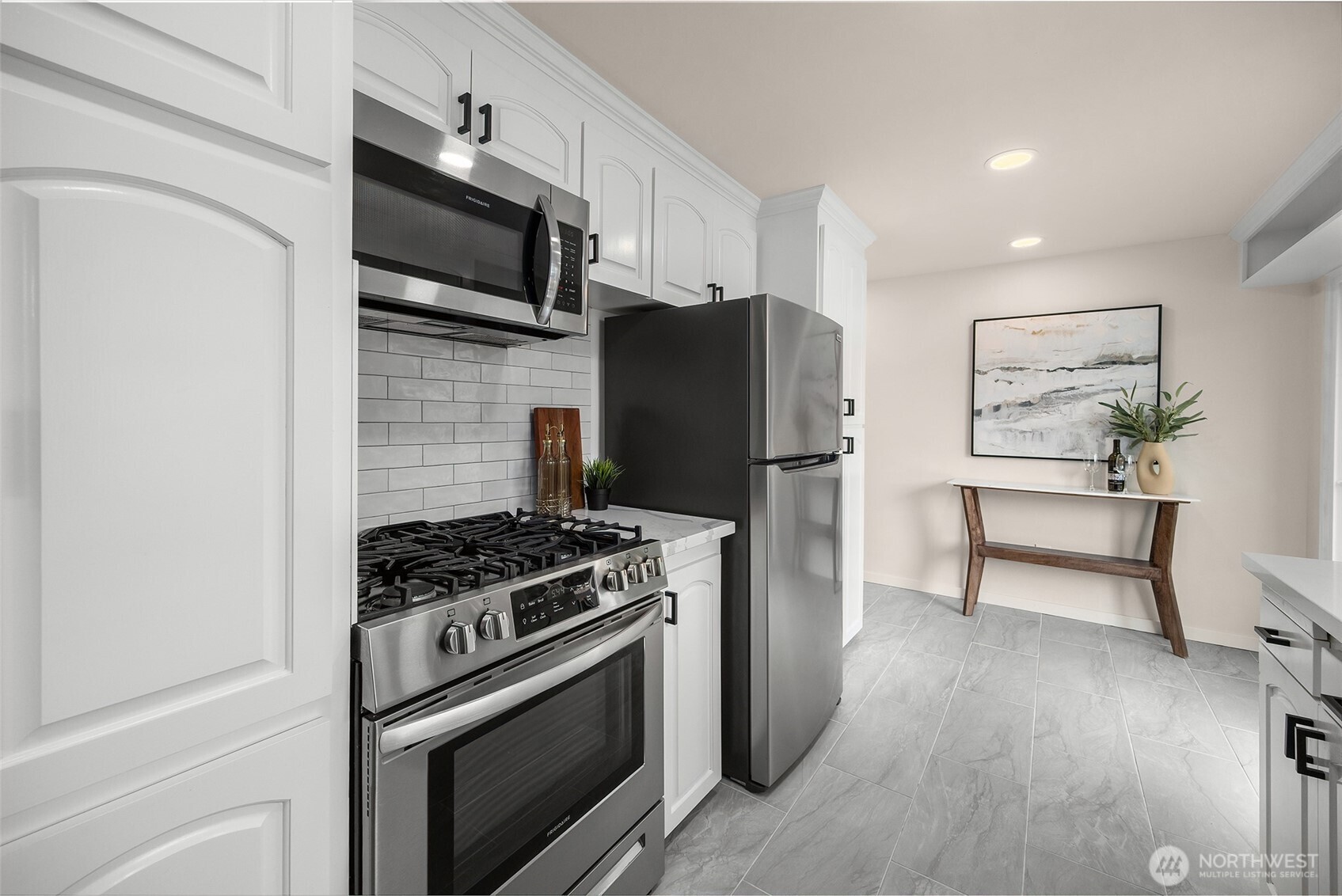661 Birch Street Property Photo 12