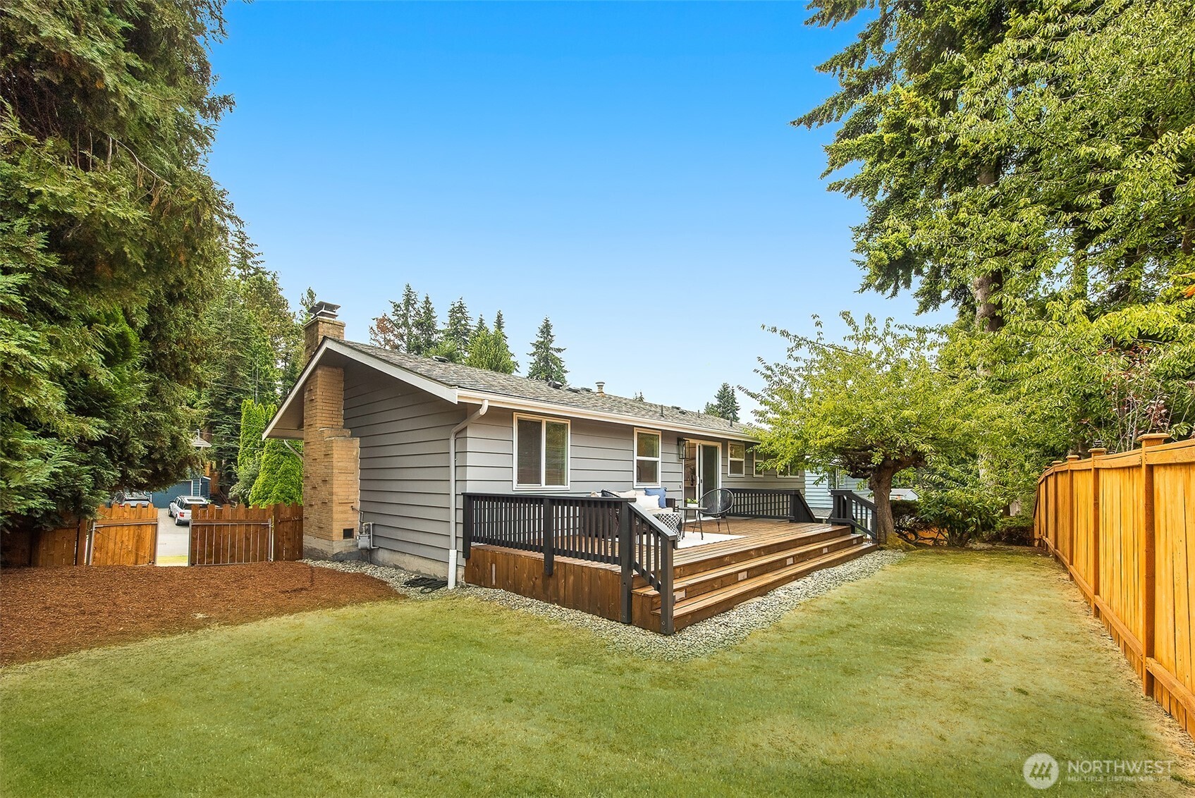 661 Birch Street Property Photo 16