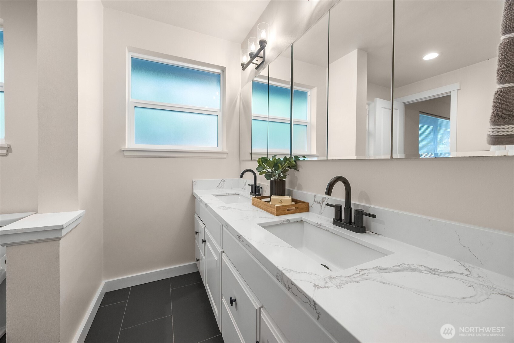 661 Birch Street Property Photo 19