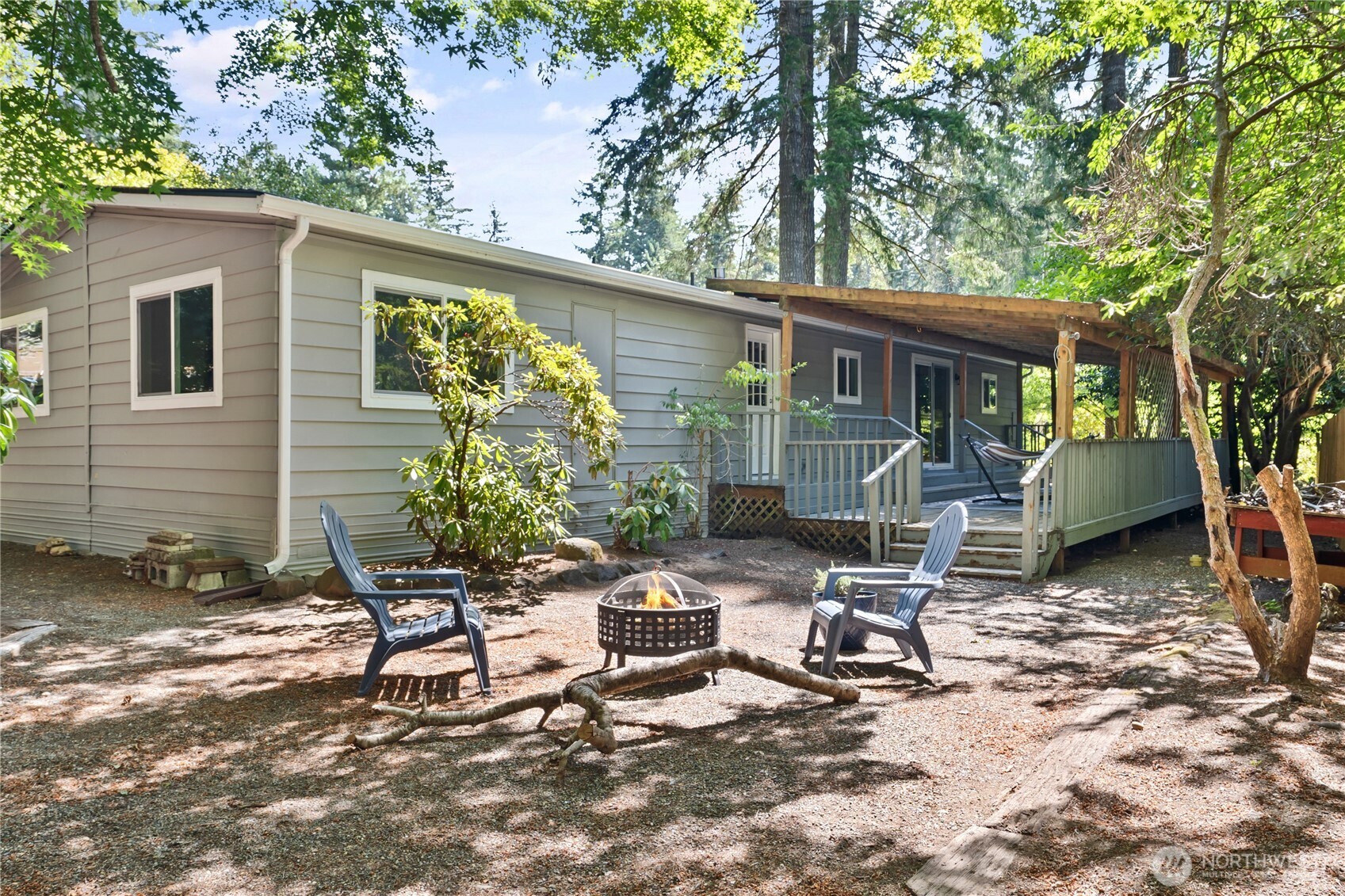 40 E Herron Place Property Photo 1
