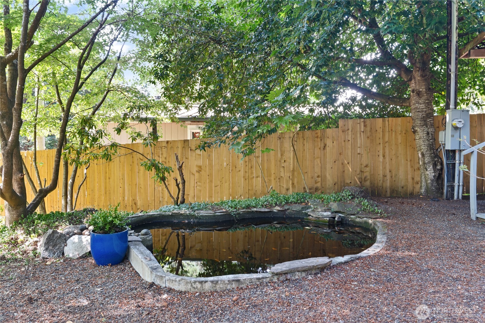 40 E Herron Place Property Photo 4