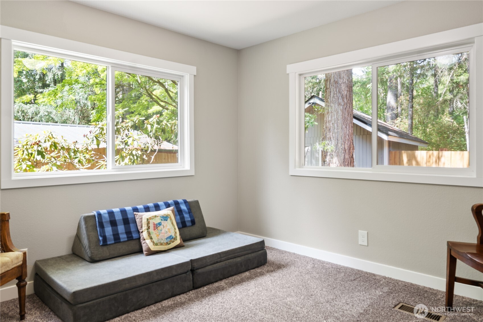 40 E Herron Place Property Photo 8
