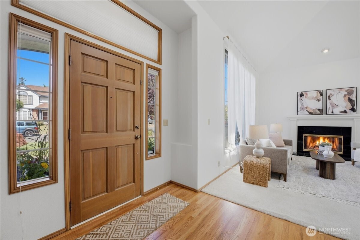 12727 52nd Place Property Photo 6