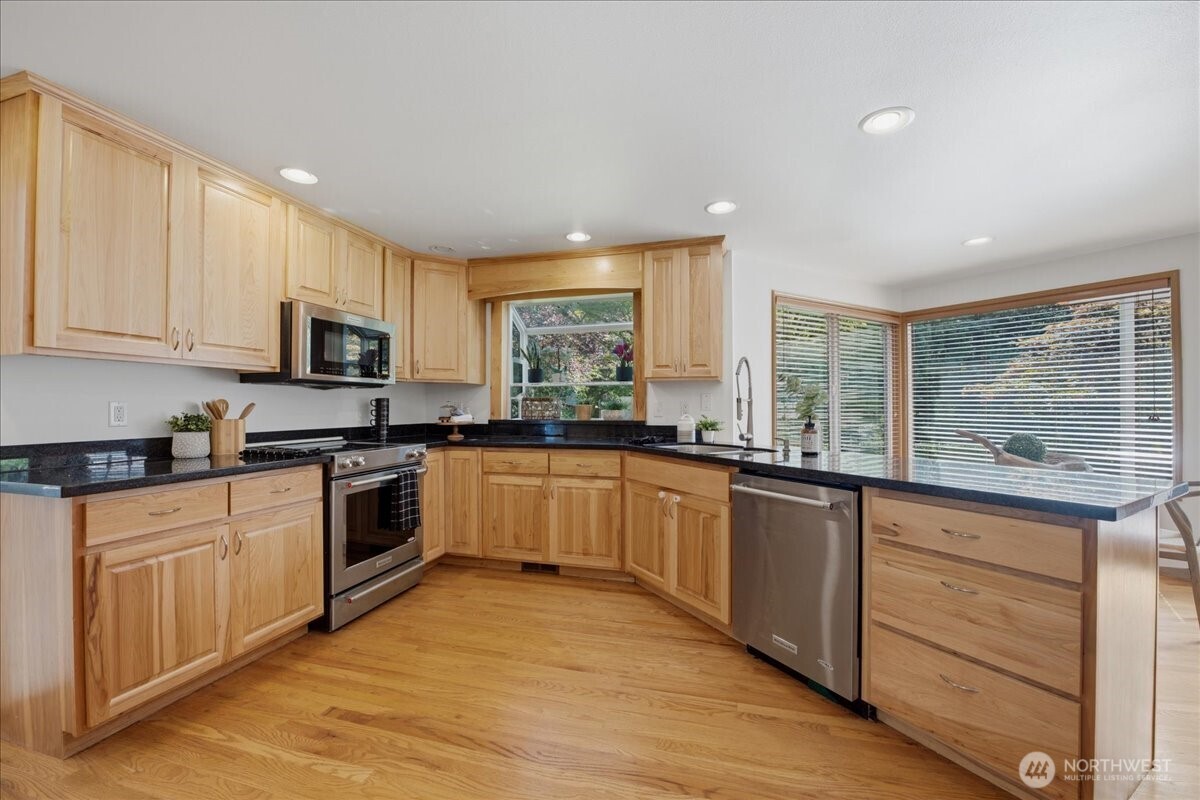12727 52nd Place Property Photo 11