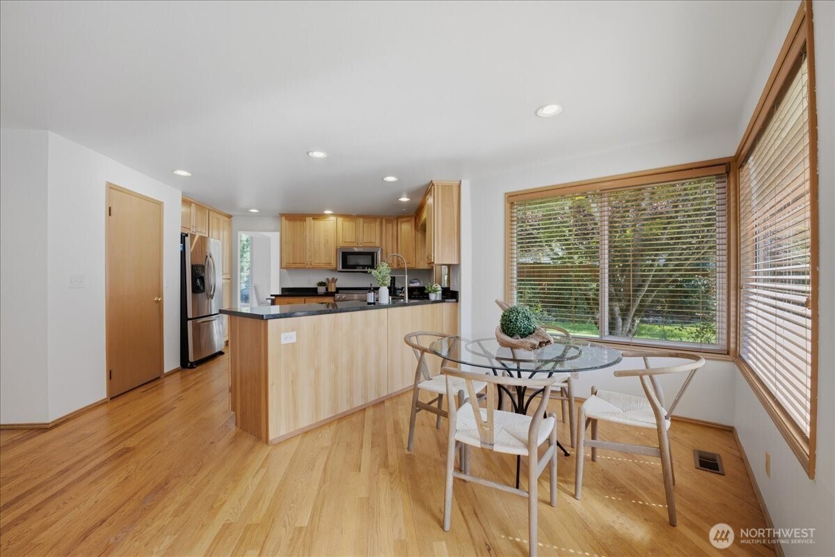 12727 52nd Place Property Photo 14