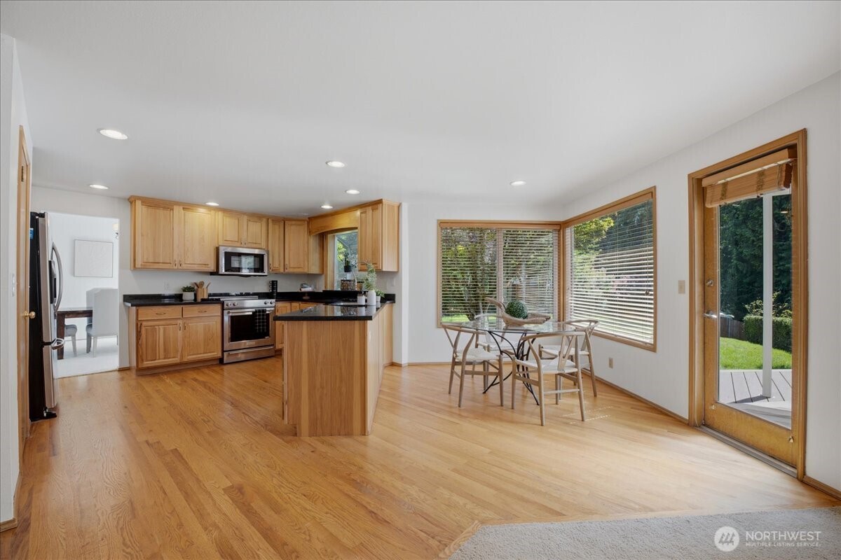 12727 52nd Place Property Photo 15