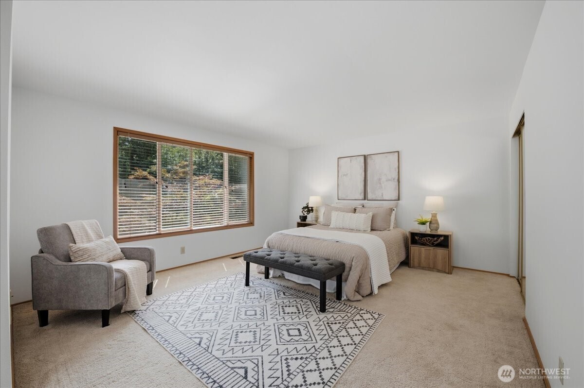12727 52nd Place Property Photo 16