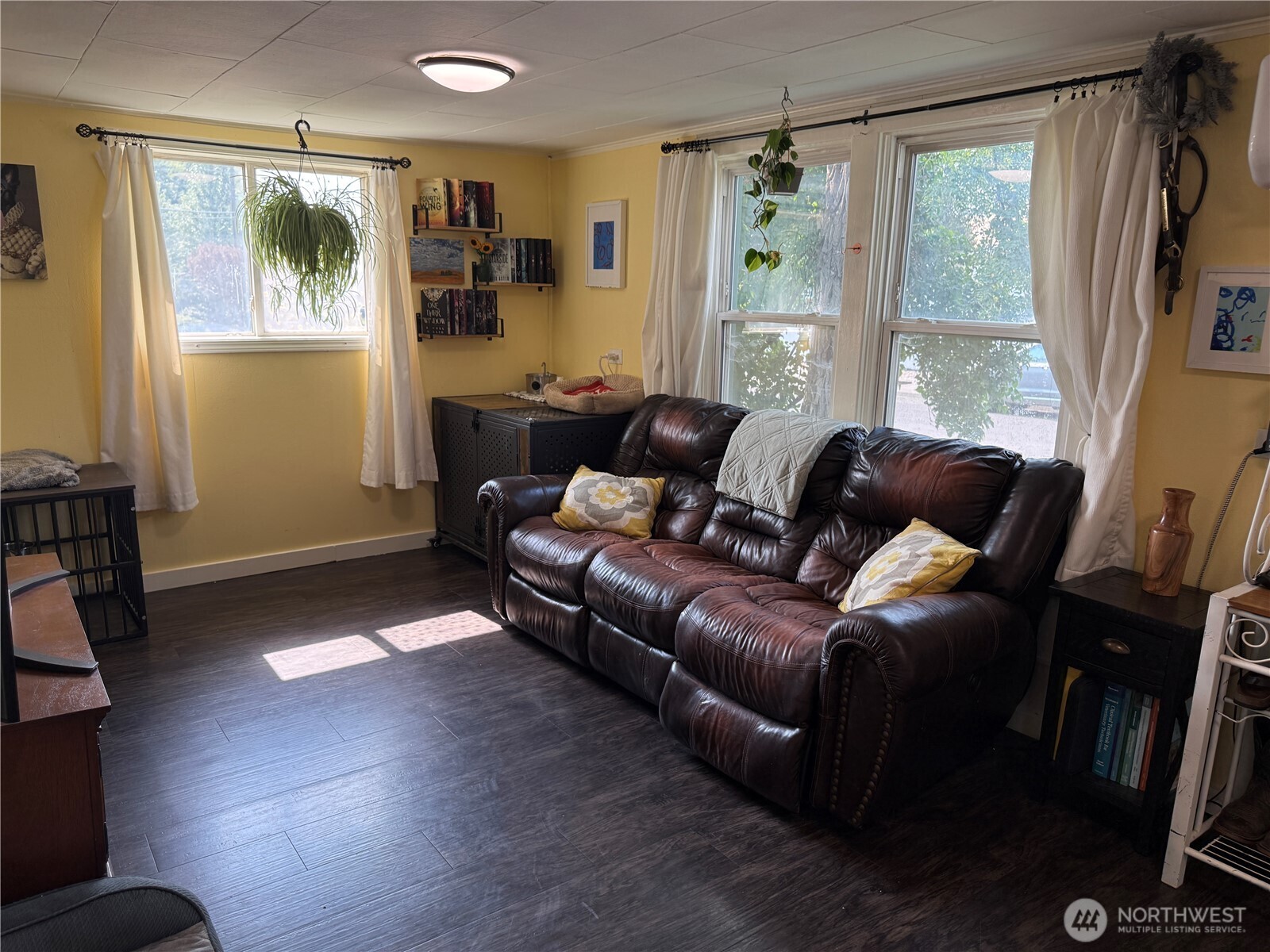 417 W Clay Property Photo 2