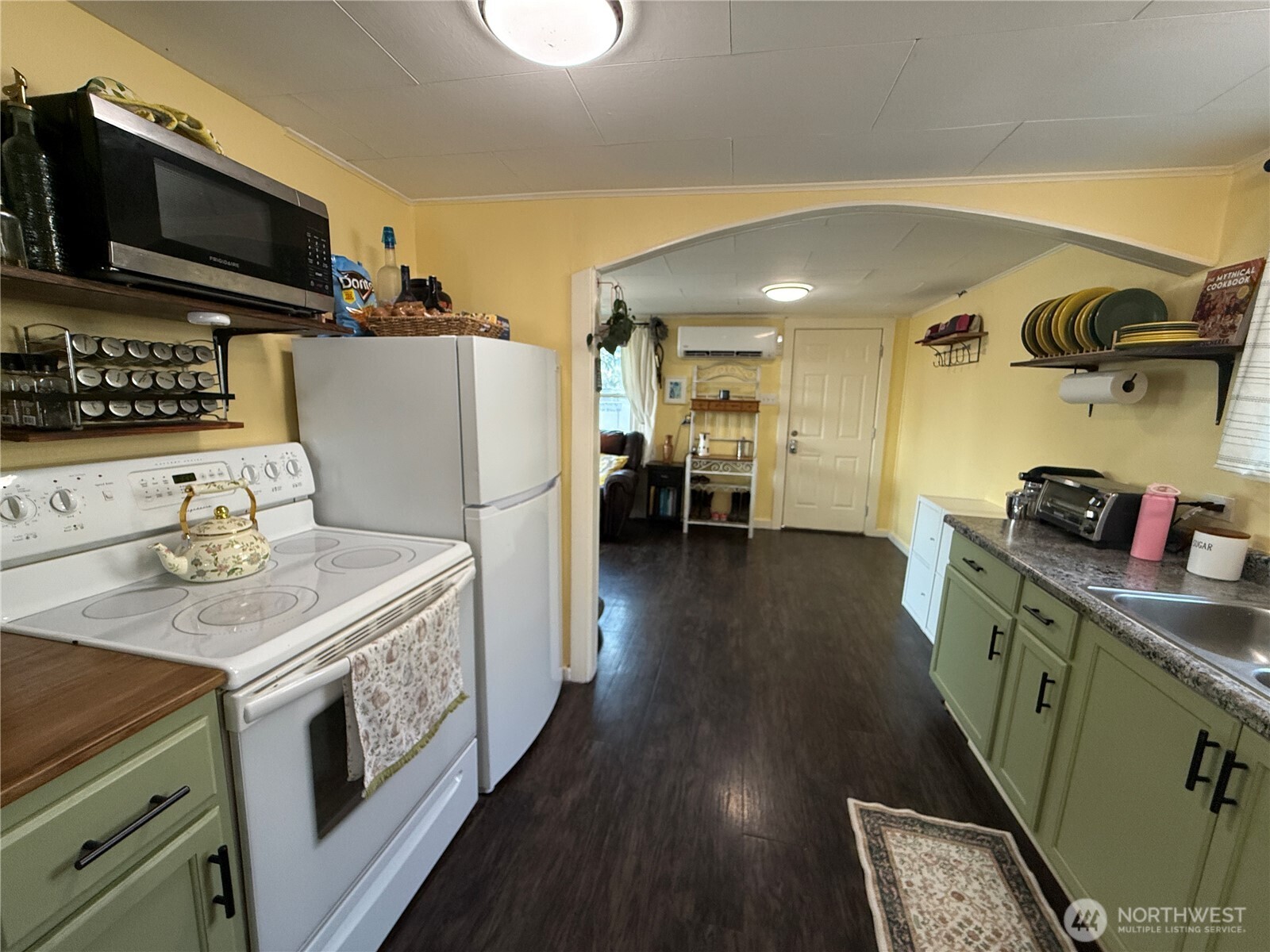417 W Clay Property Photo 8