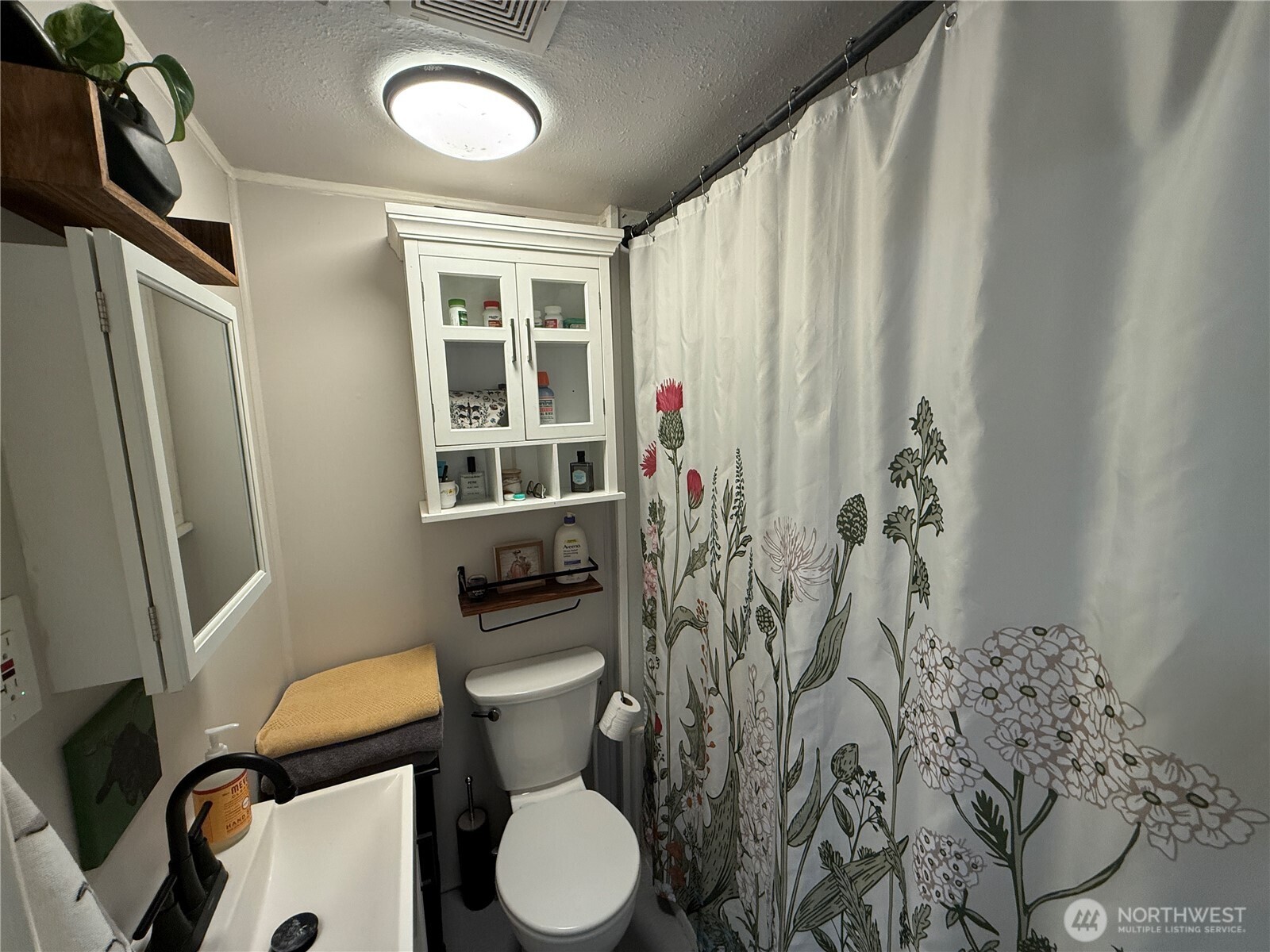 417 W Clay Property Photo 14