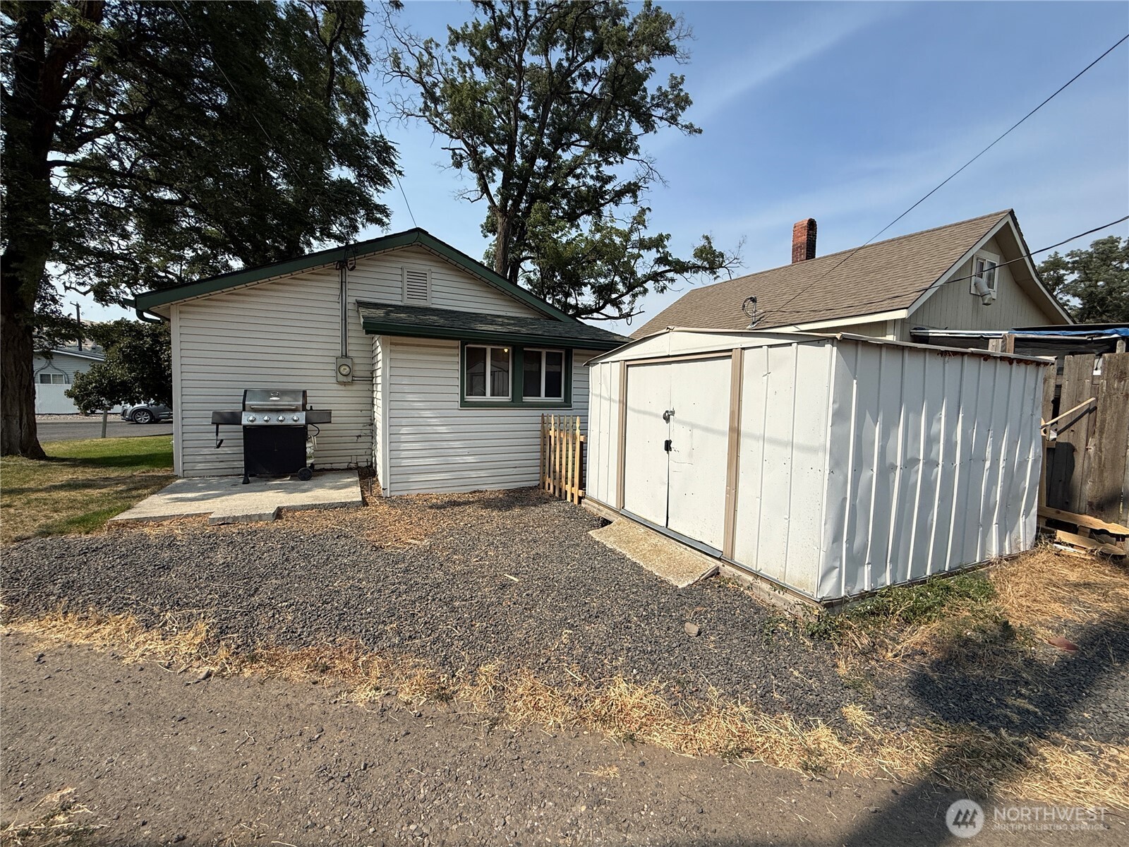 417 W Clay Property Photo 23