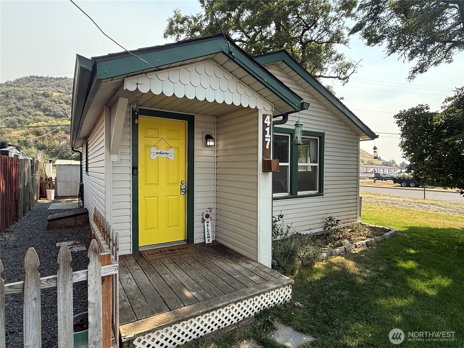 417 W Clay Property Photo 25