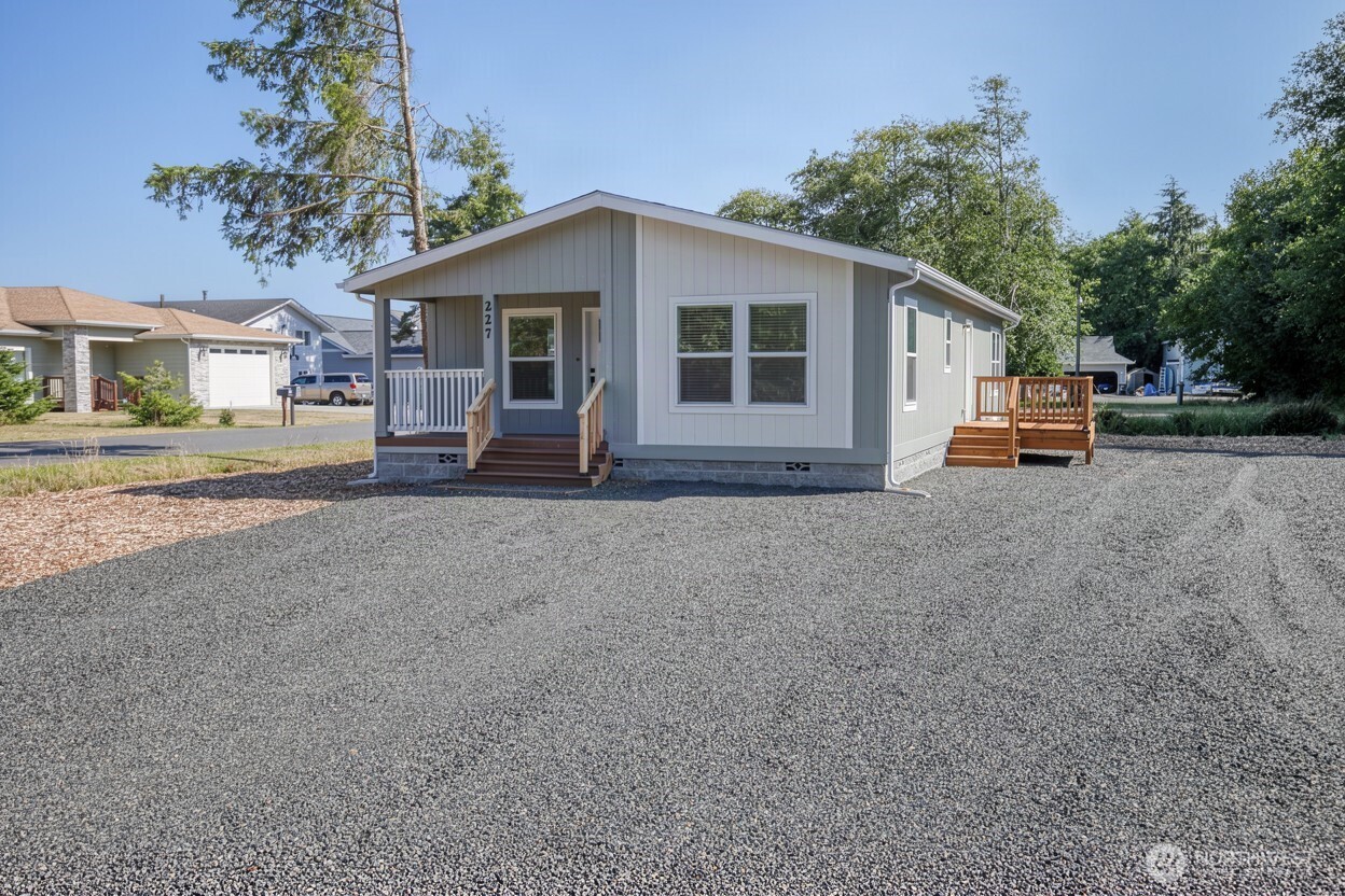 227 Sunrise Avenue Property Photo 1