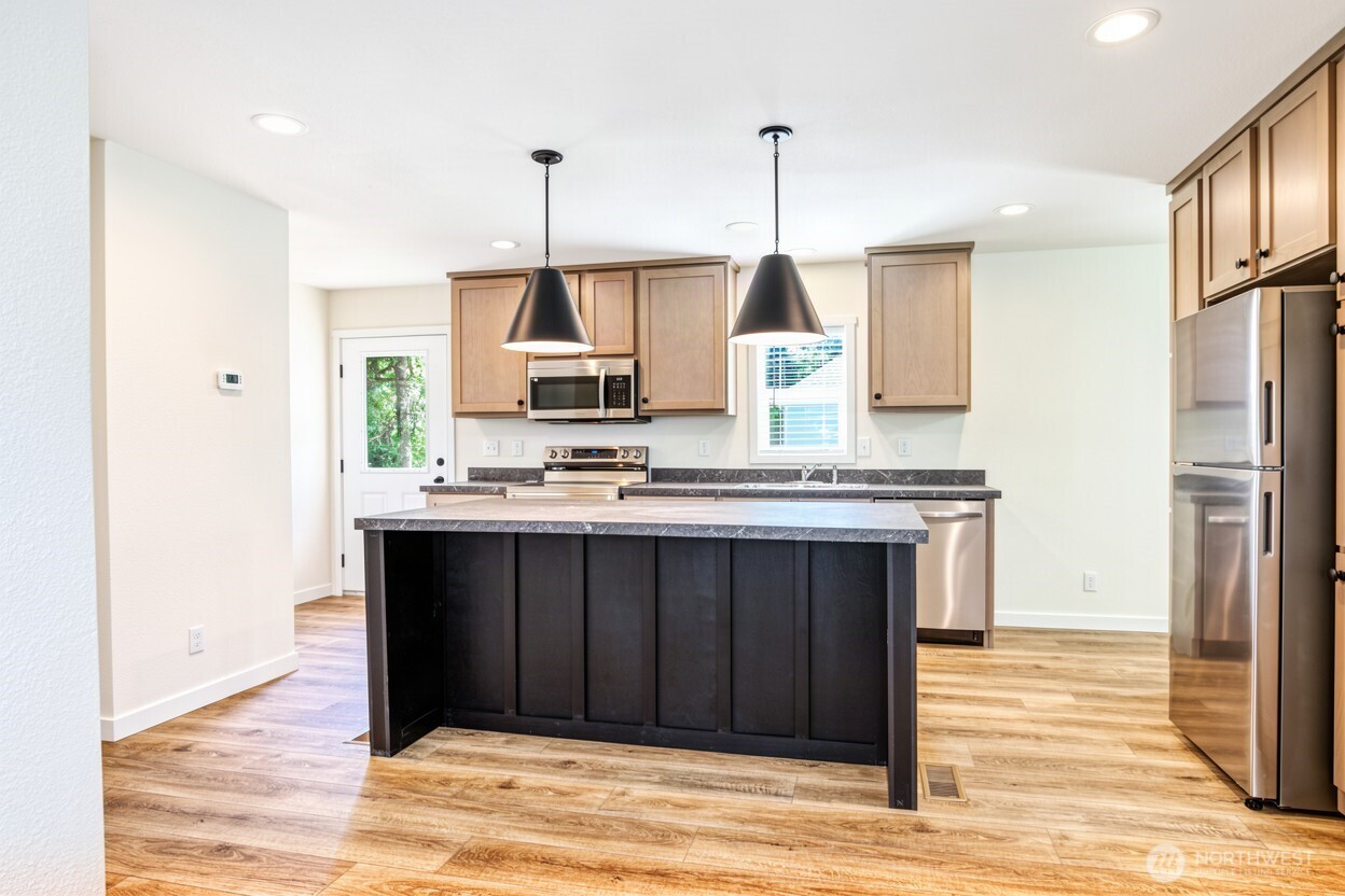 227 Sunrise Avenue Property Photo 4