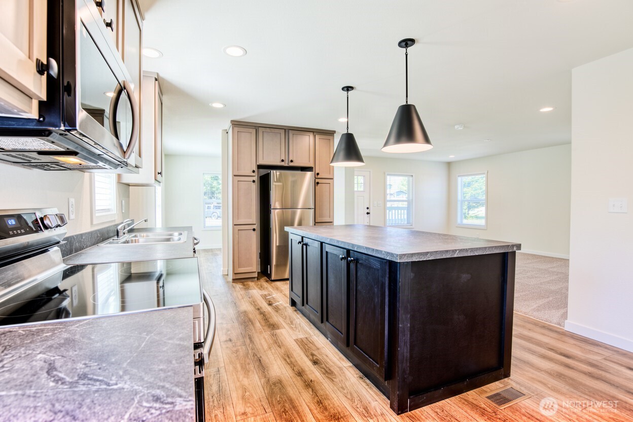 227 Sunrise Avenue Property Photo 6