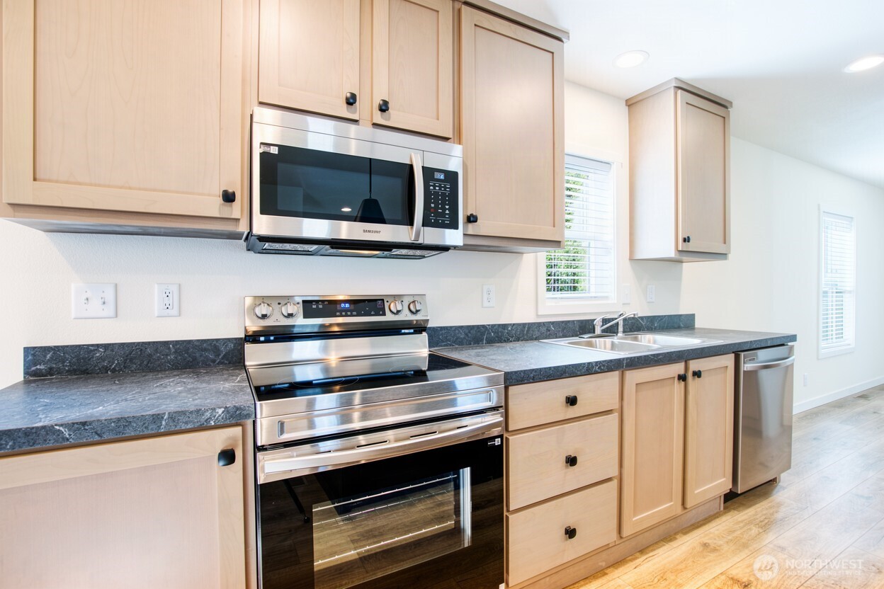 227 Sunrise Avenue Property Photo 7
