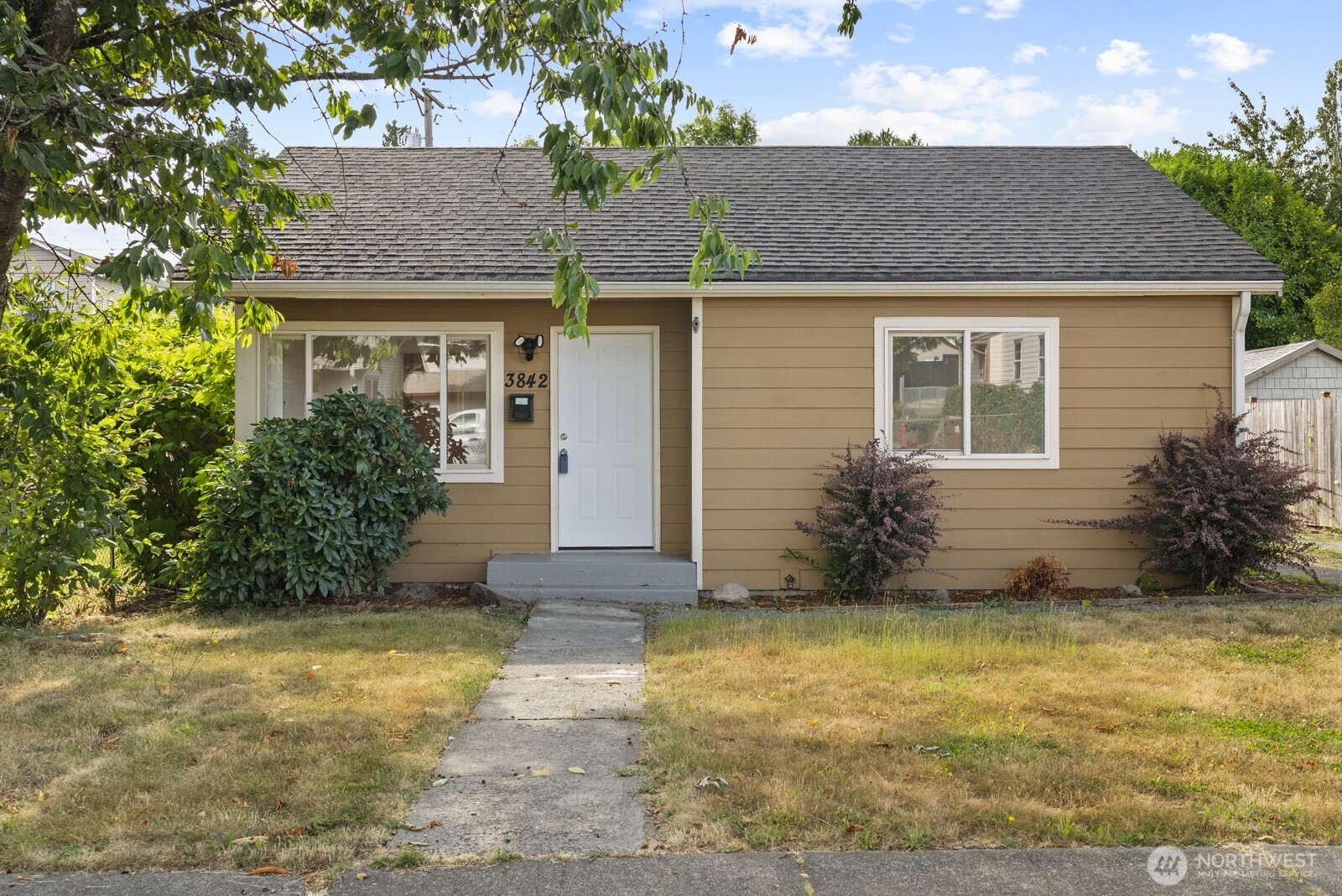 3842 E K Street Property Photo 1