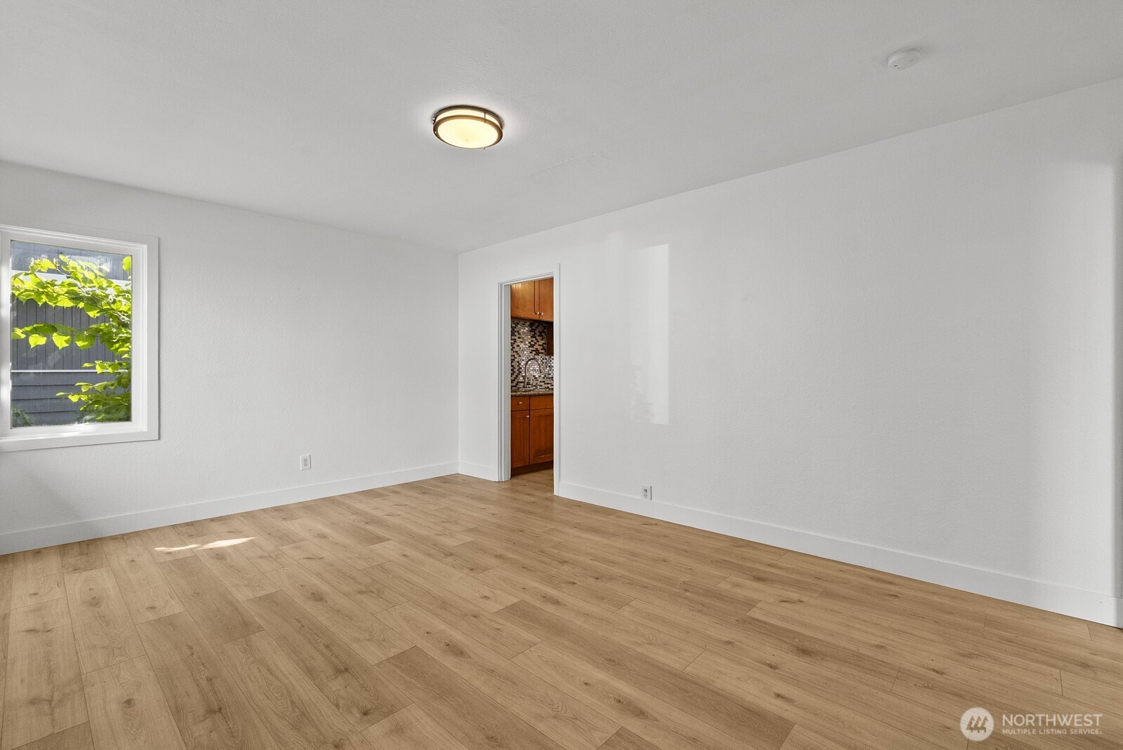 3842 E K Street Property Photo 5
