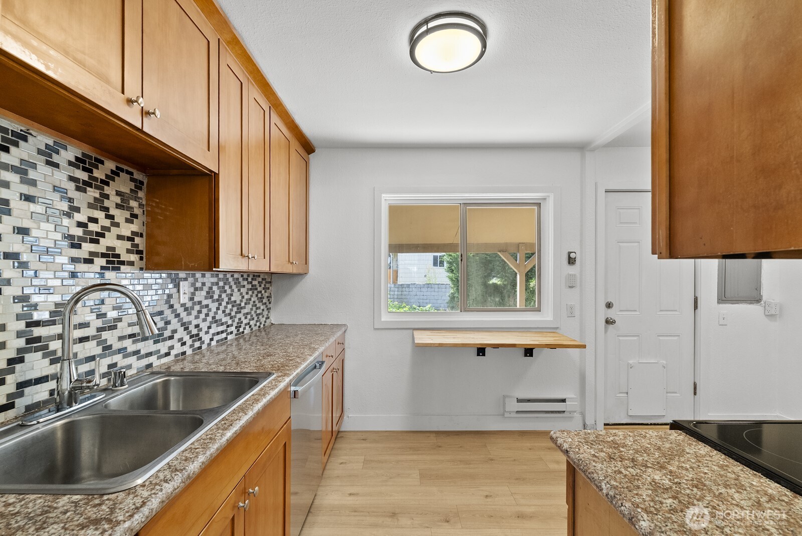 3842 E K Street Property Photo 17