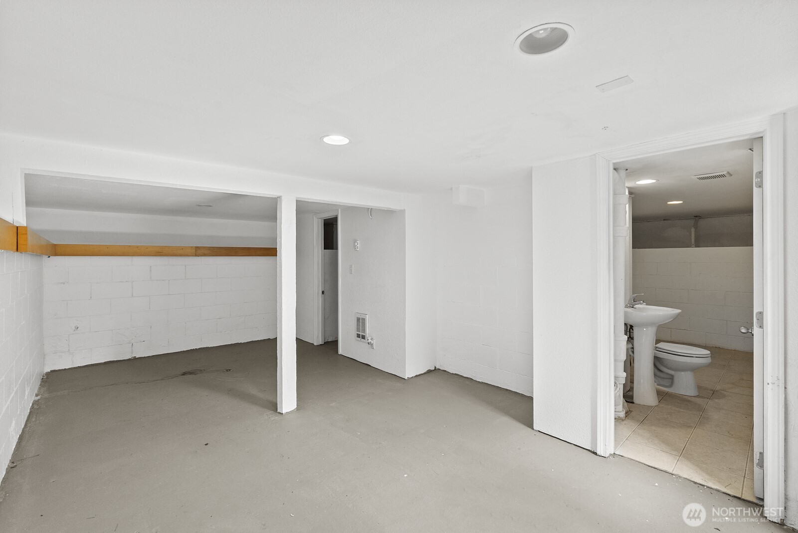 3842 E K Street Property Photo 23