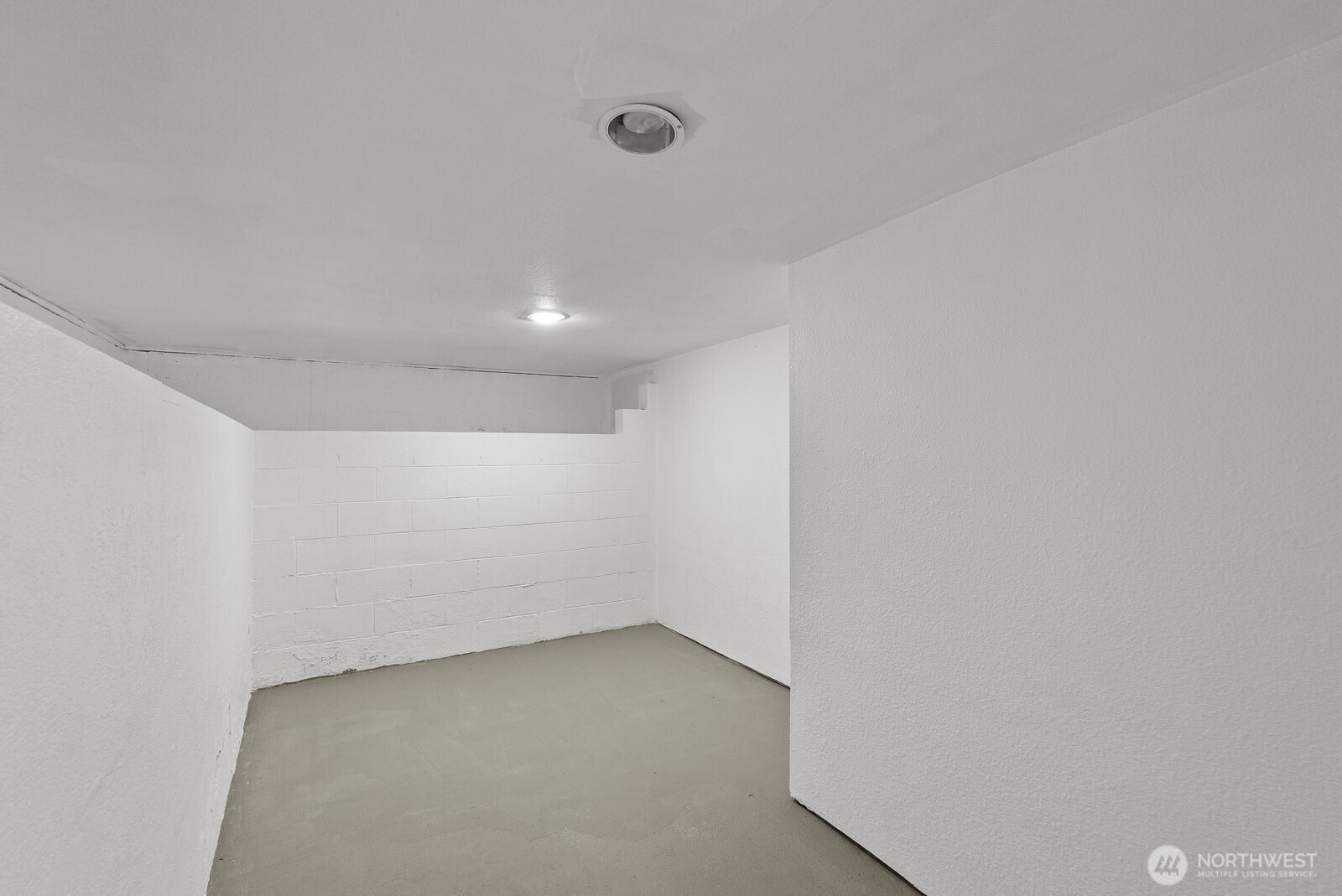 3842 E K Street Property Photo 26