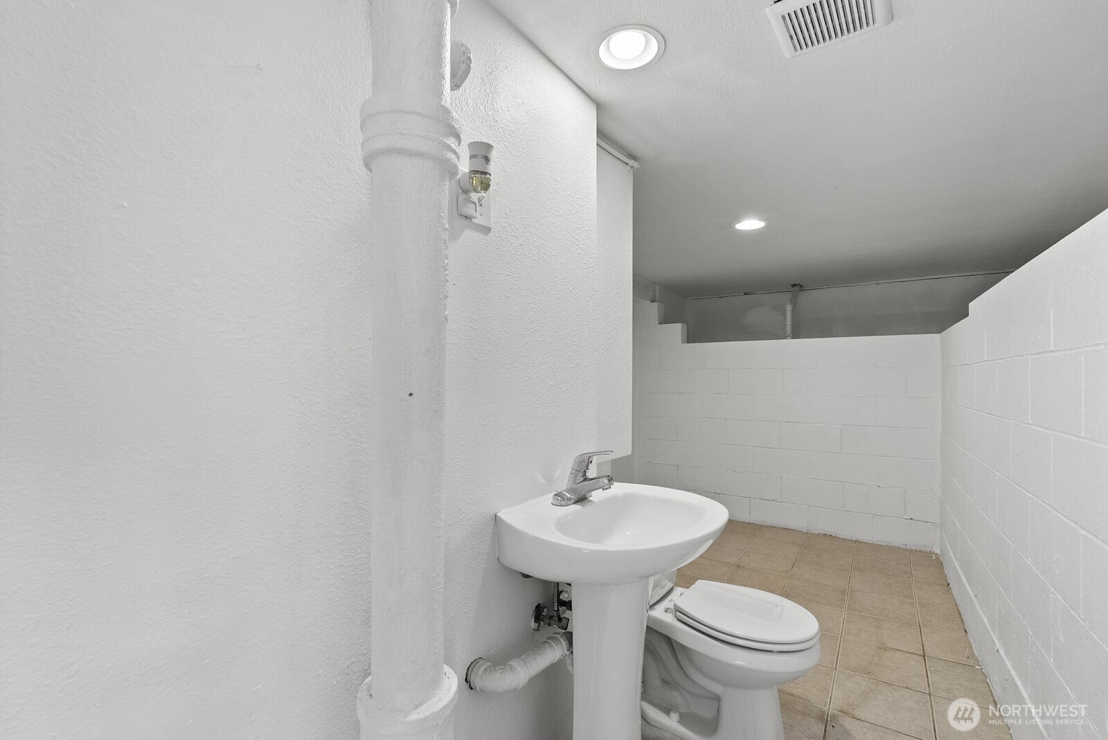 3842 E K Street Property Photo 28