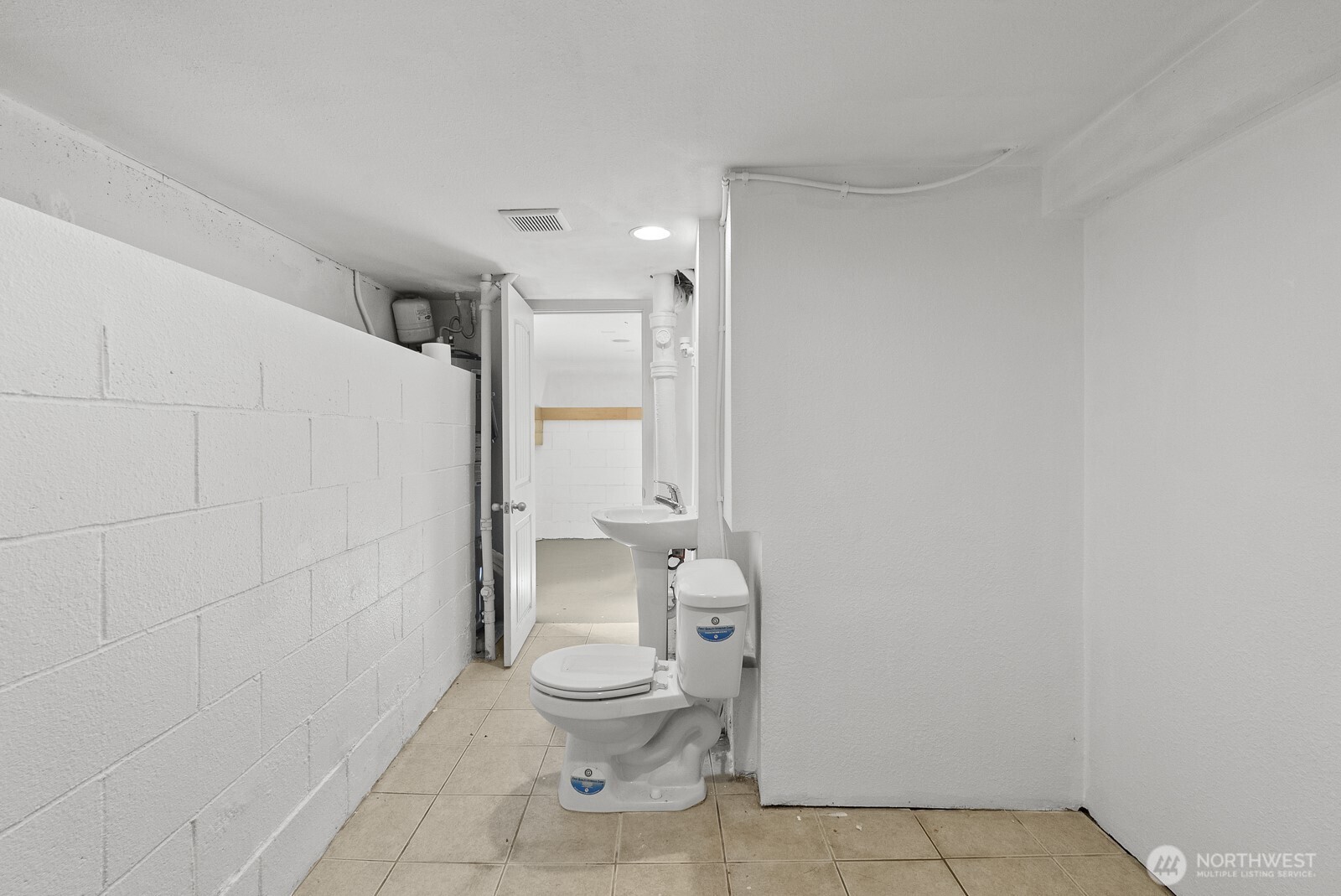 3842 E K Street Property Photo 29