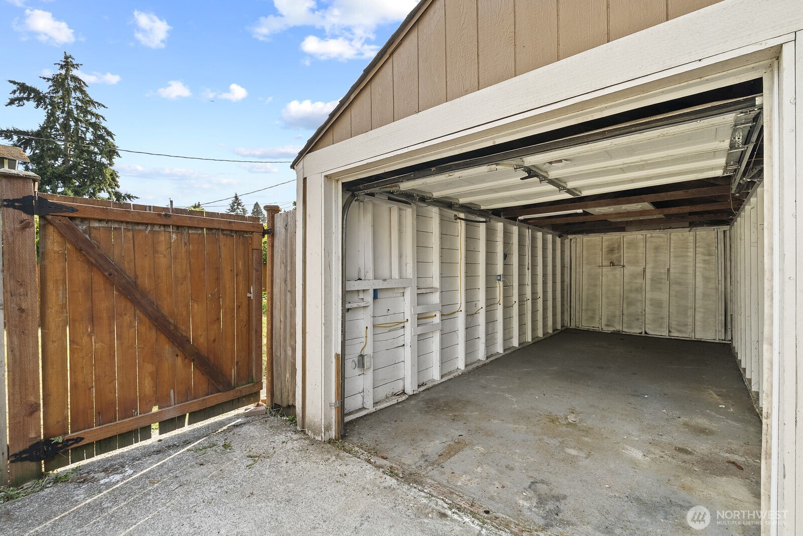 3842 E K Street Property Photo 35