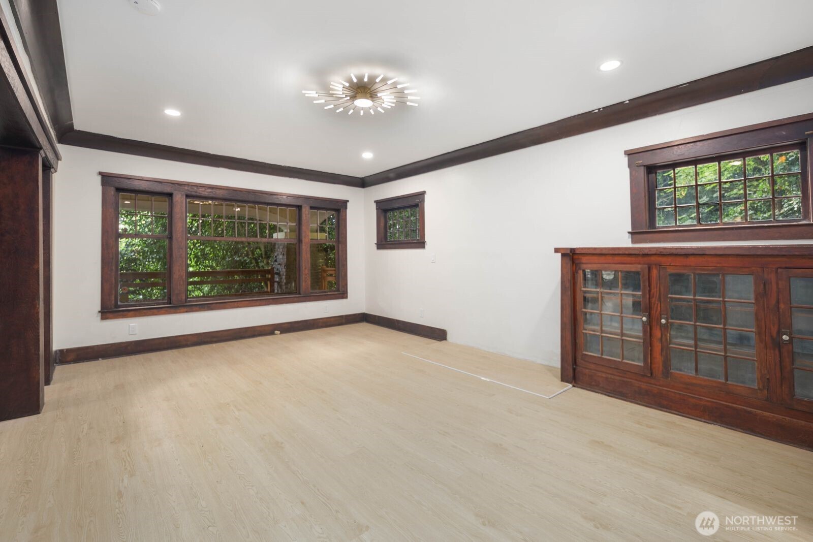 2109 Aurora Avenue Property Photo 6
