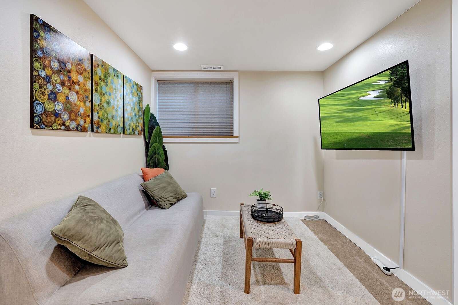 2566894 Property Photo 3