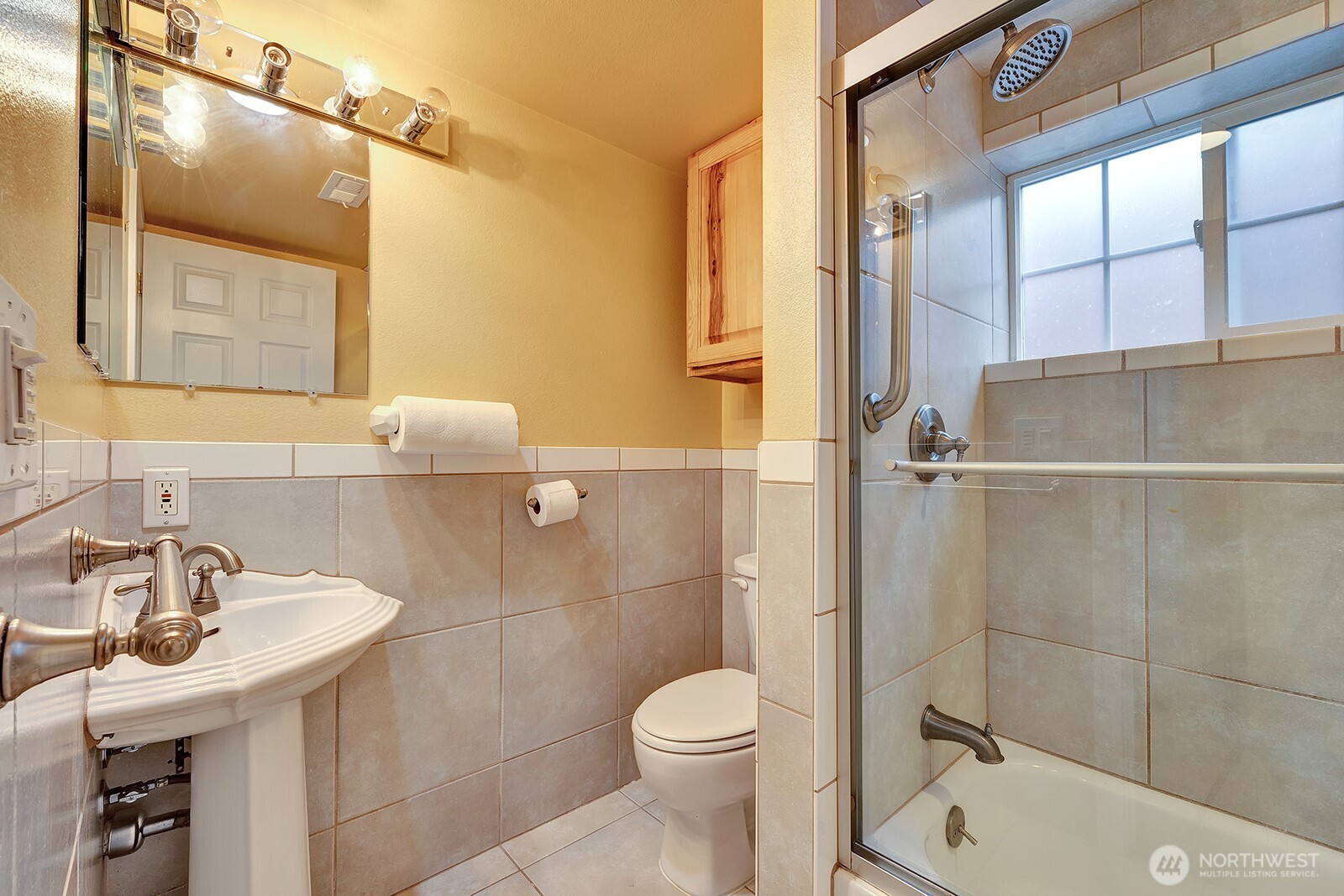 2566894 Property Photo 8