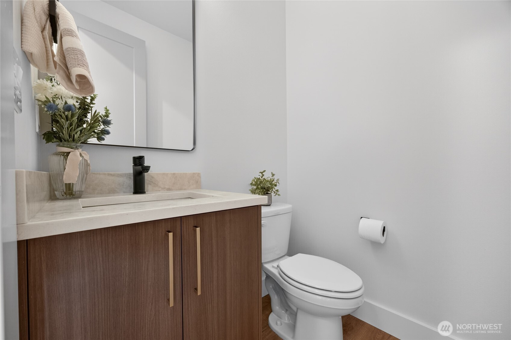 13820 Military Road Property Photo 13