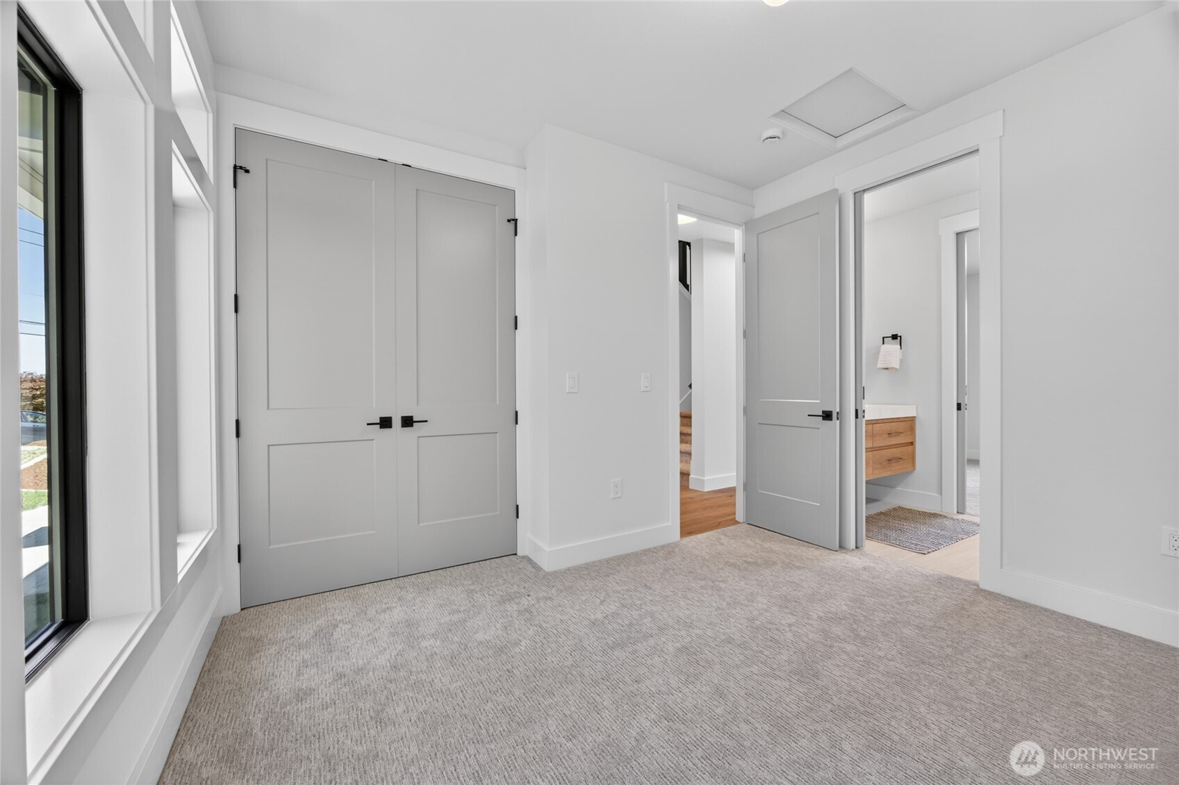 13820 Military Road Property Photo 15