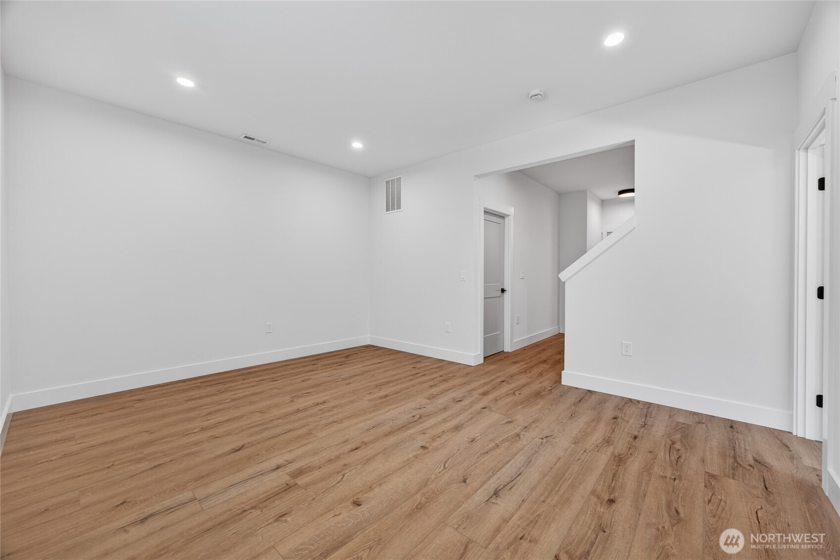 13820 Military Road Property Photo 26