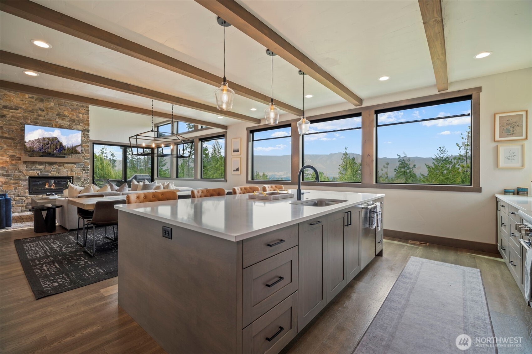 1450 Creekside Road Property Photo 8