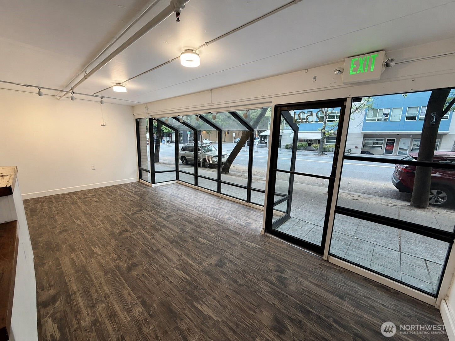2521 1st Avenue (r) Property Photo 2