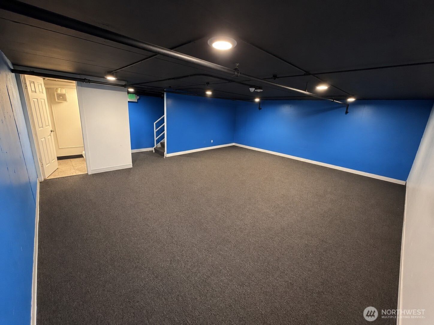 2521 1st Avenue (r) Property Photo 6